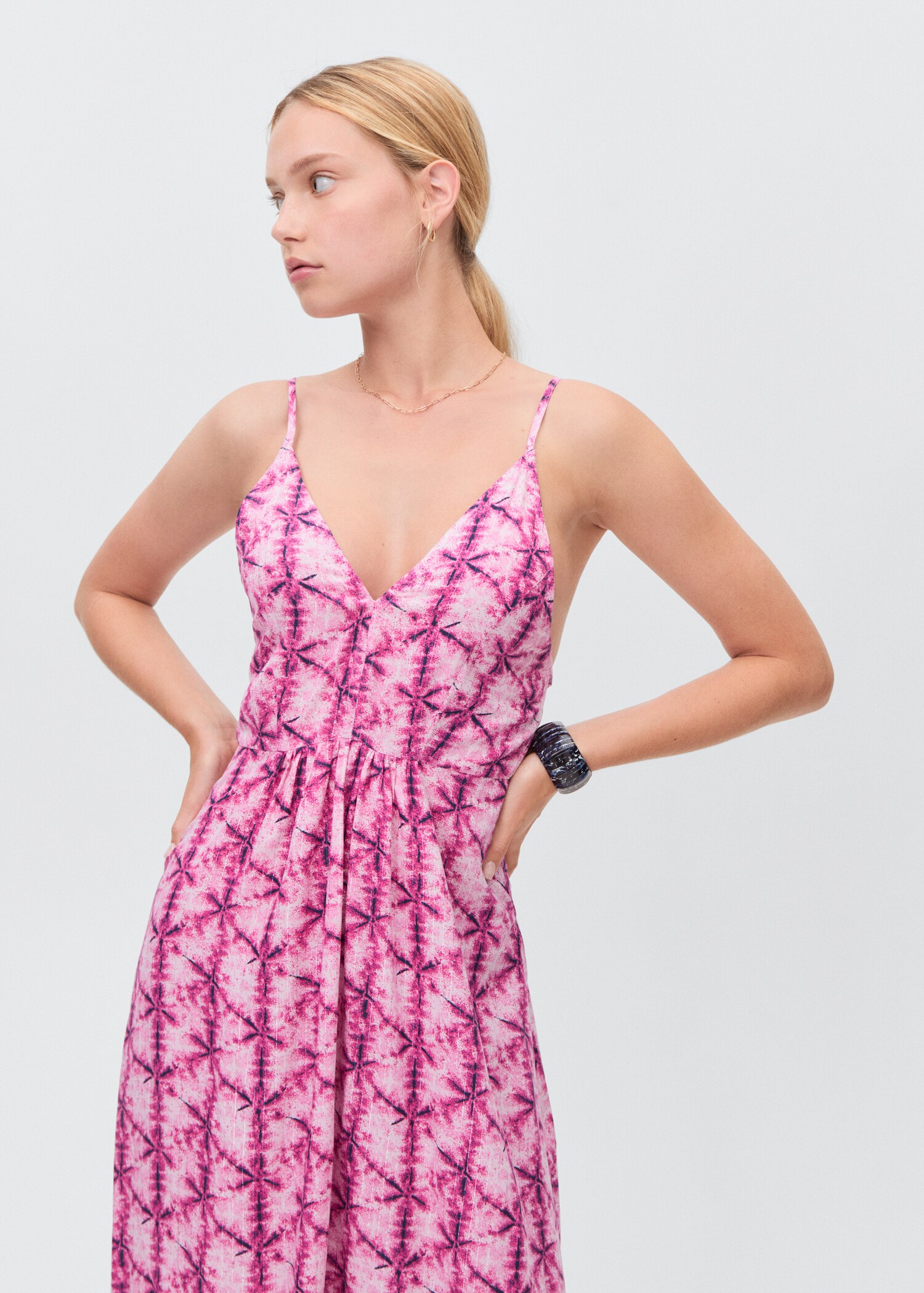 Long dress with open back - Plan moyen