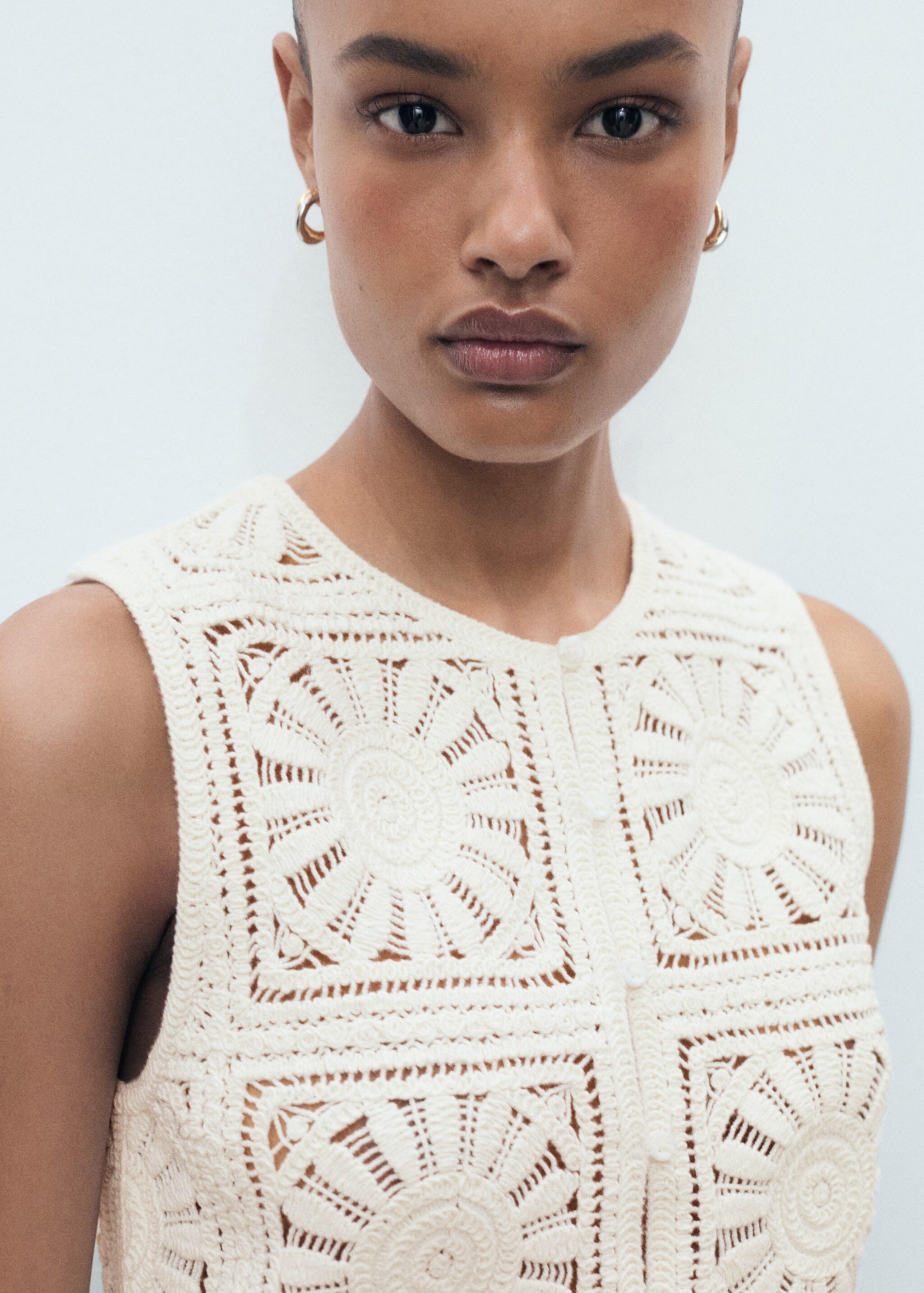 Crochet knitted waistcoat - Details of the article 1