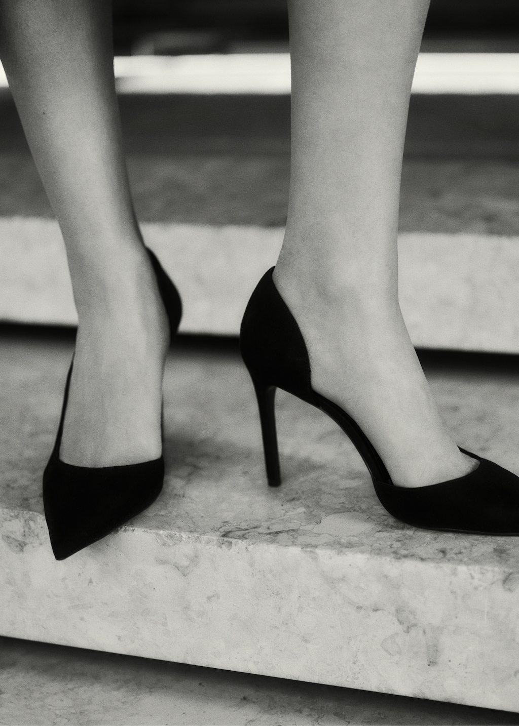 Asymmetrical heeled shoes - Women | MANGO USA