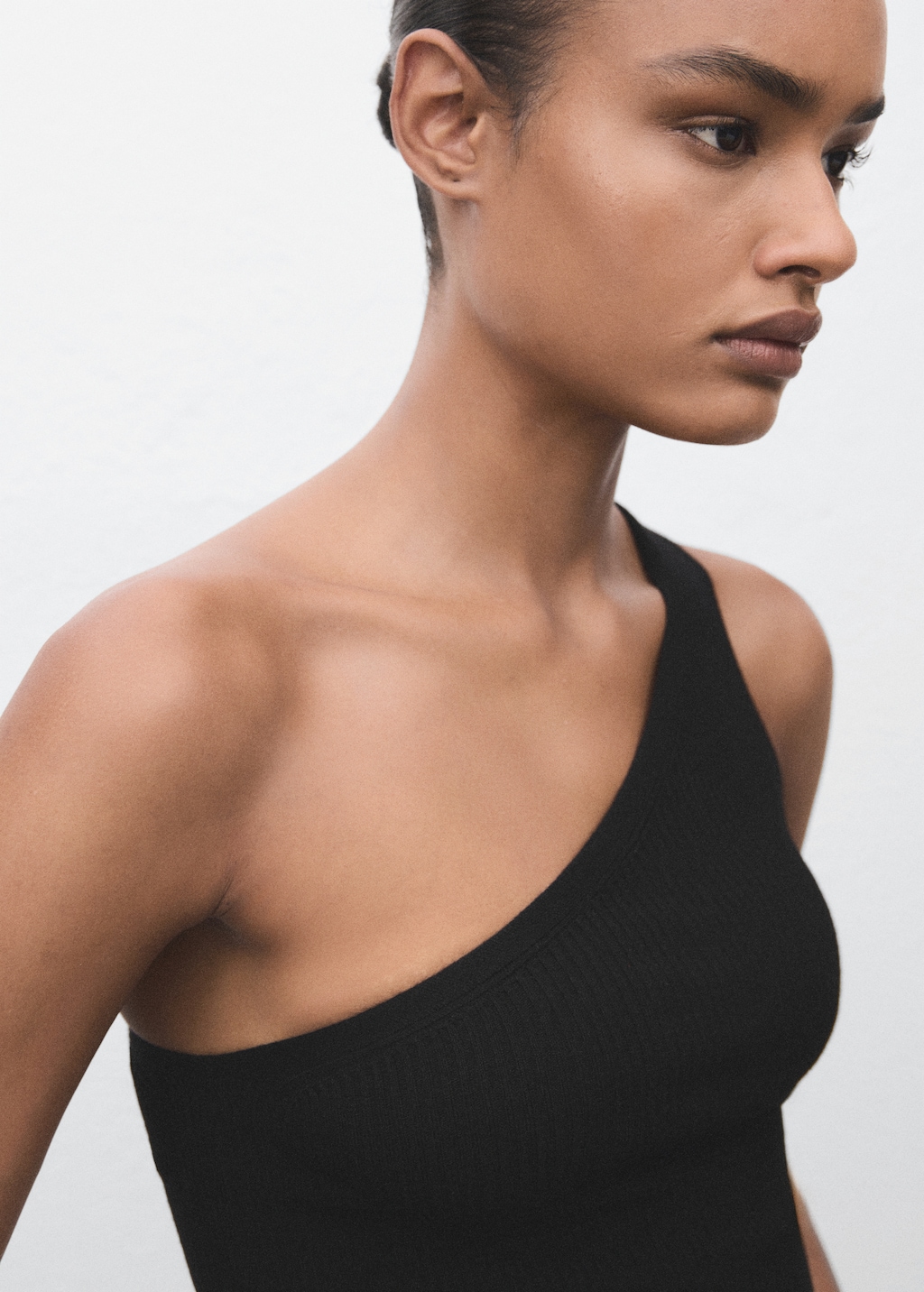 Knit asymmetric top - Жінка | MANGO Україна