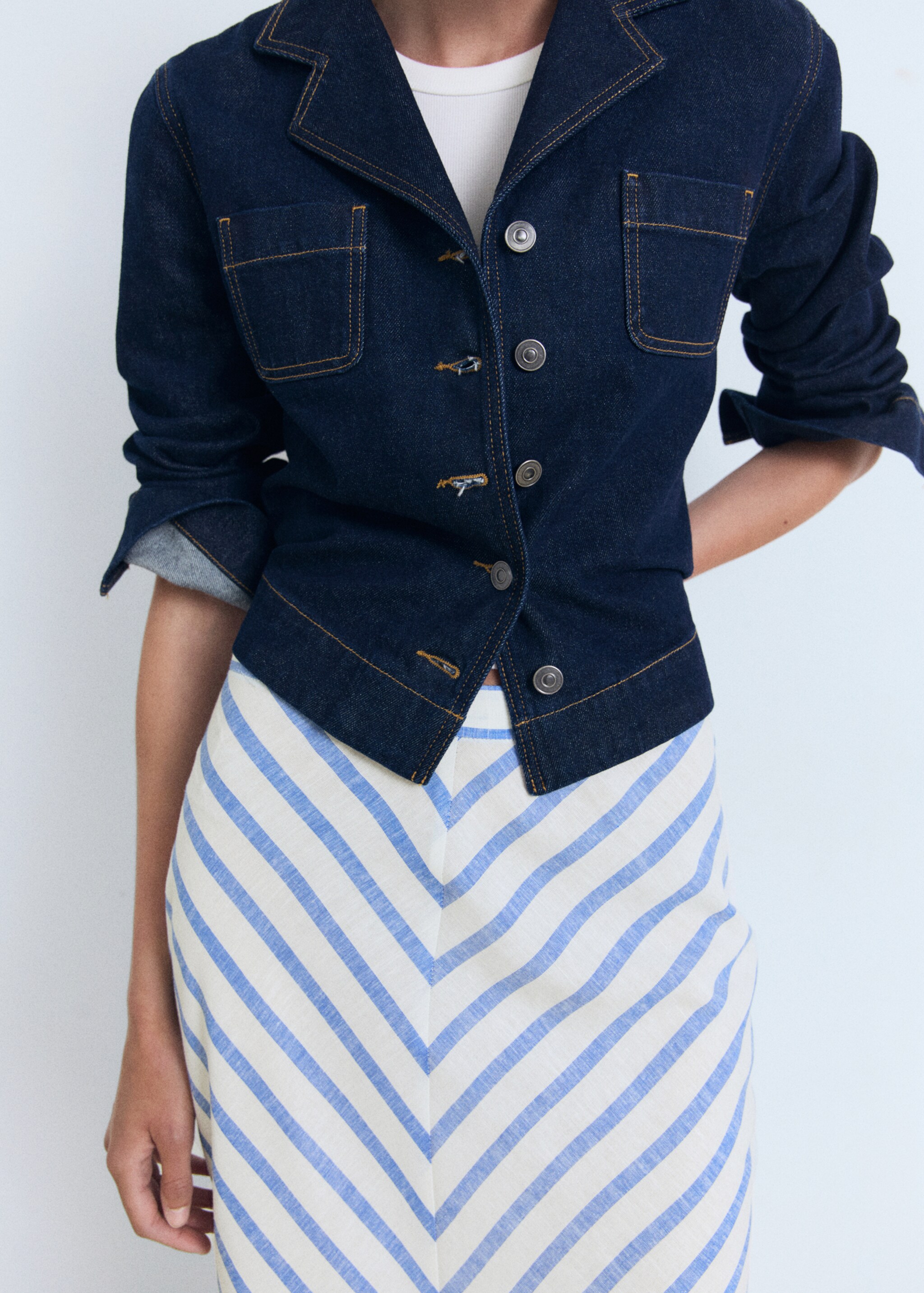 Printed skirt with slit - Details of the article 6