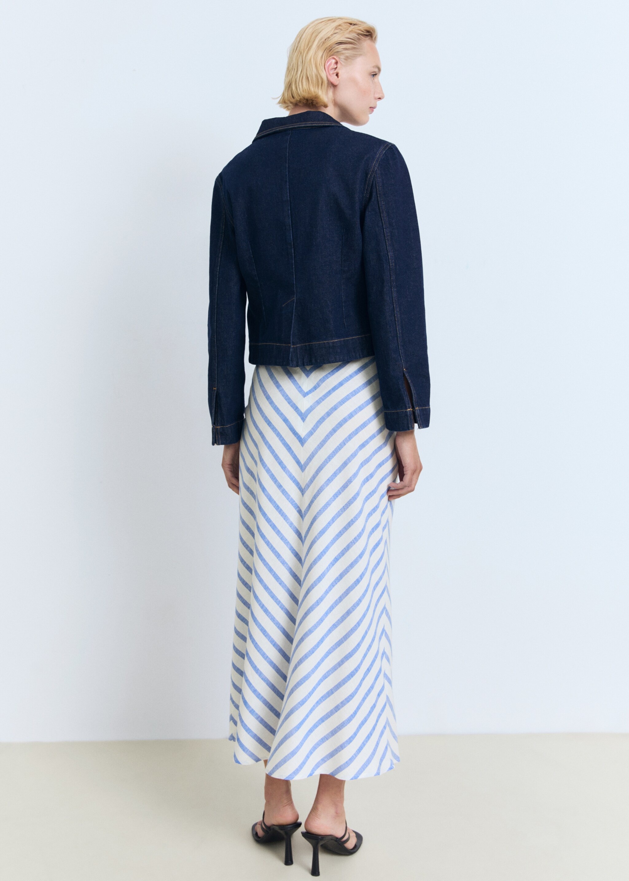 Printed skirt with slit - Reverse of the article