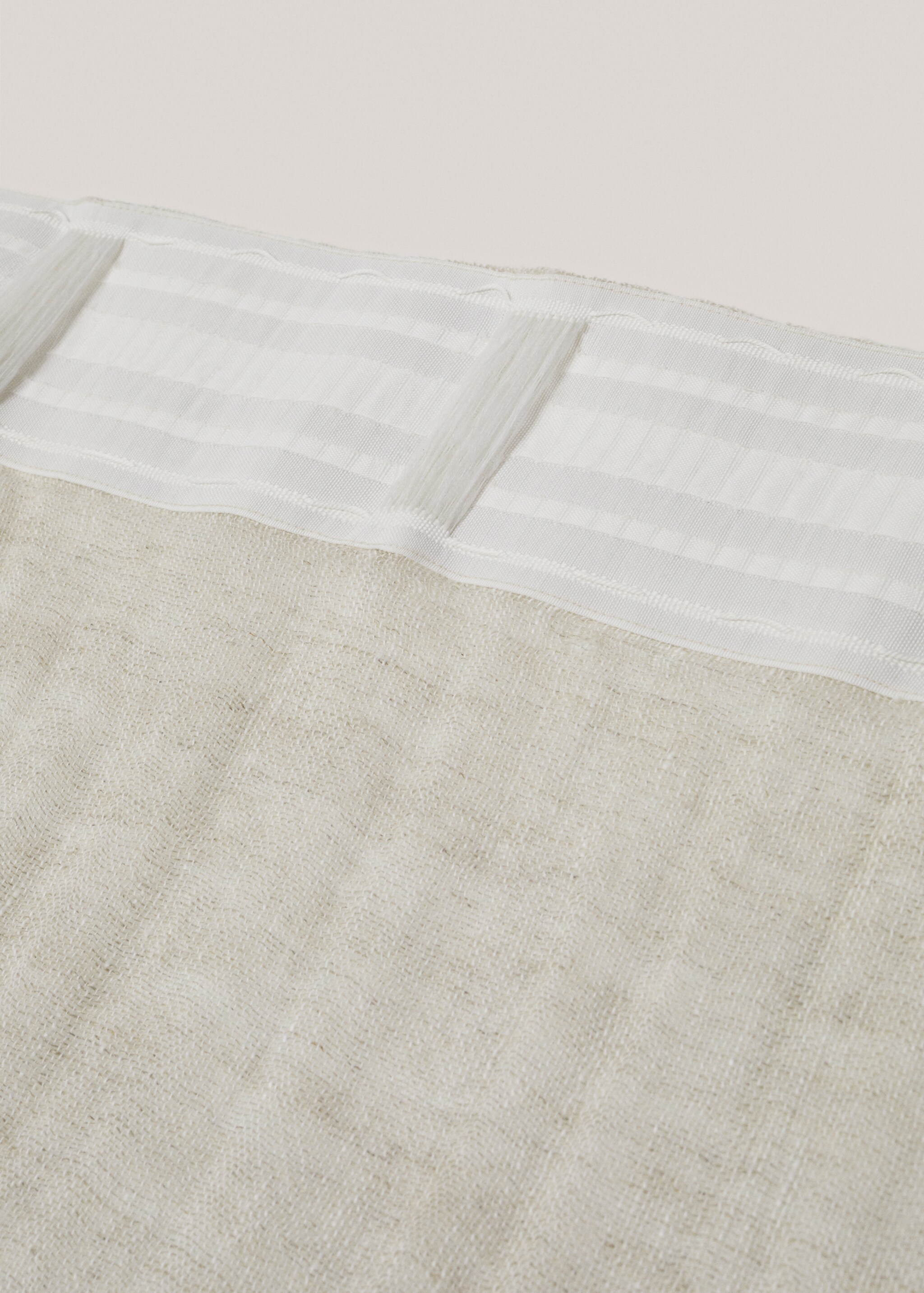 Cortina de 100% linho 145 x 260 cm - Plano médio