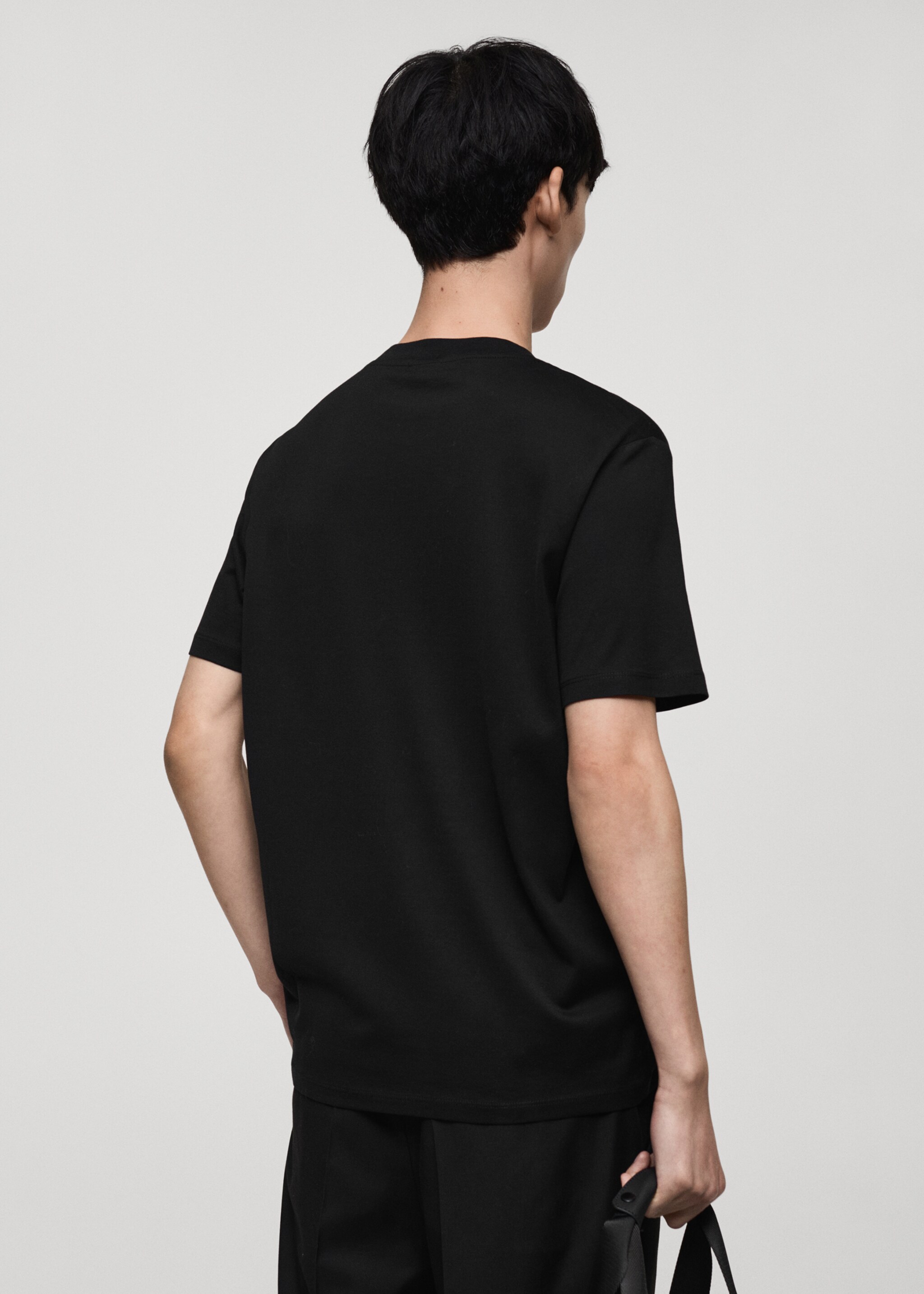 Camiseta 100% algodón regular fit - Reverso del artículo