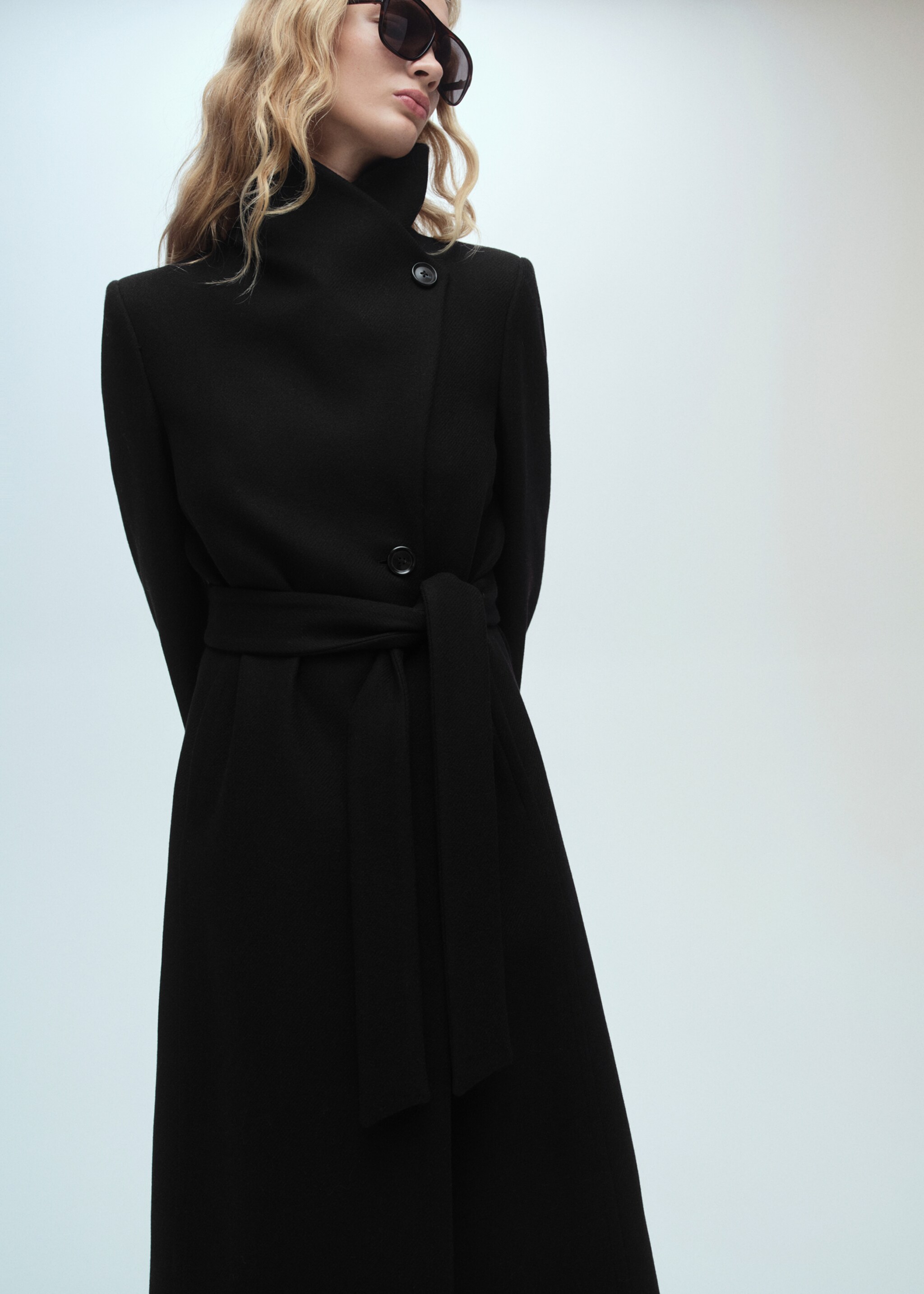 Woollen coat with belt - Details of the article 2