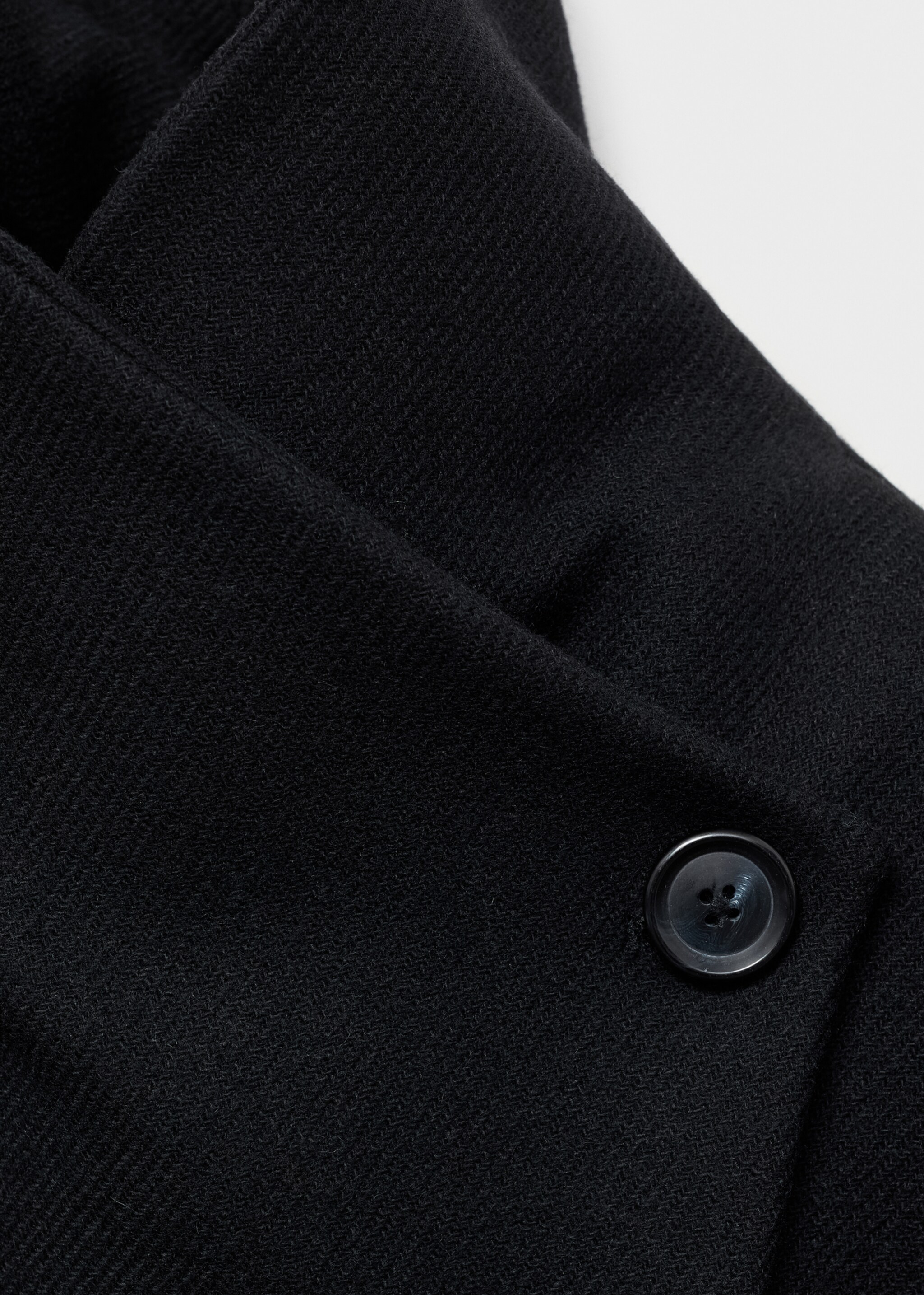 Woollen coat with belt - Details of the article 8
