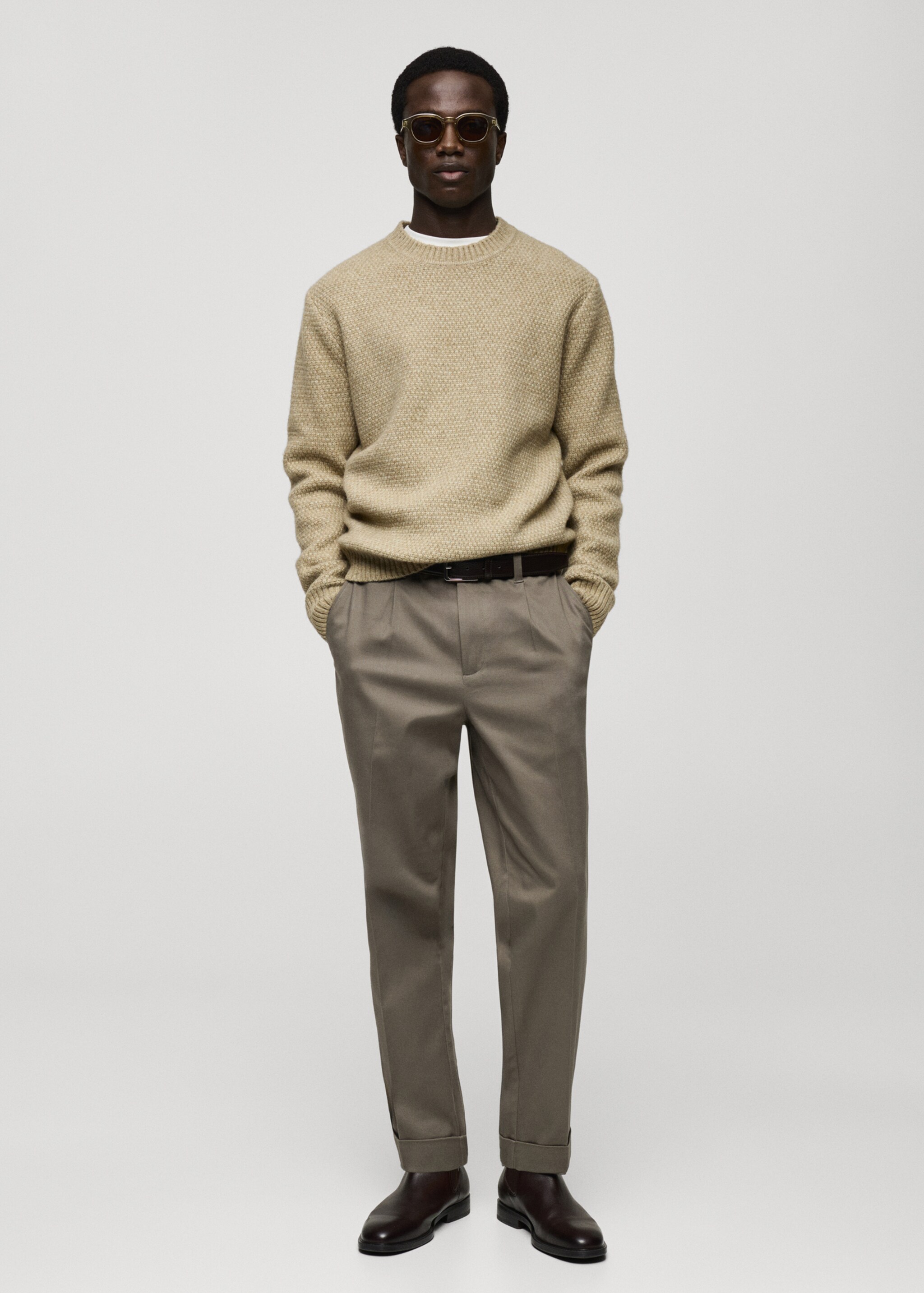 Structured knitted sweater - General plane