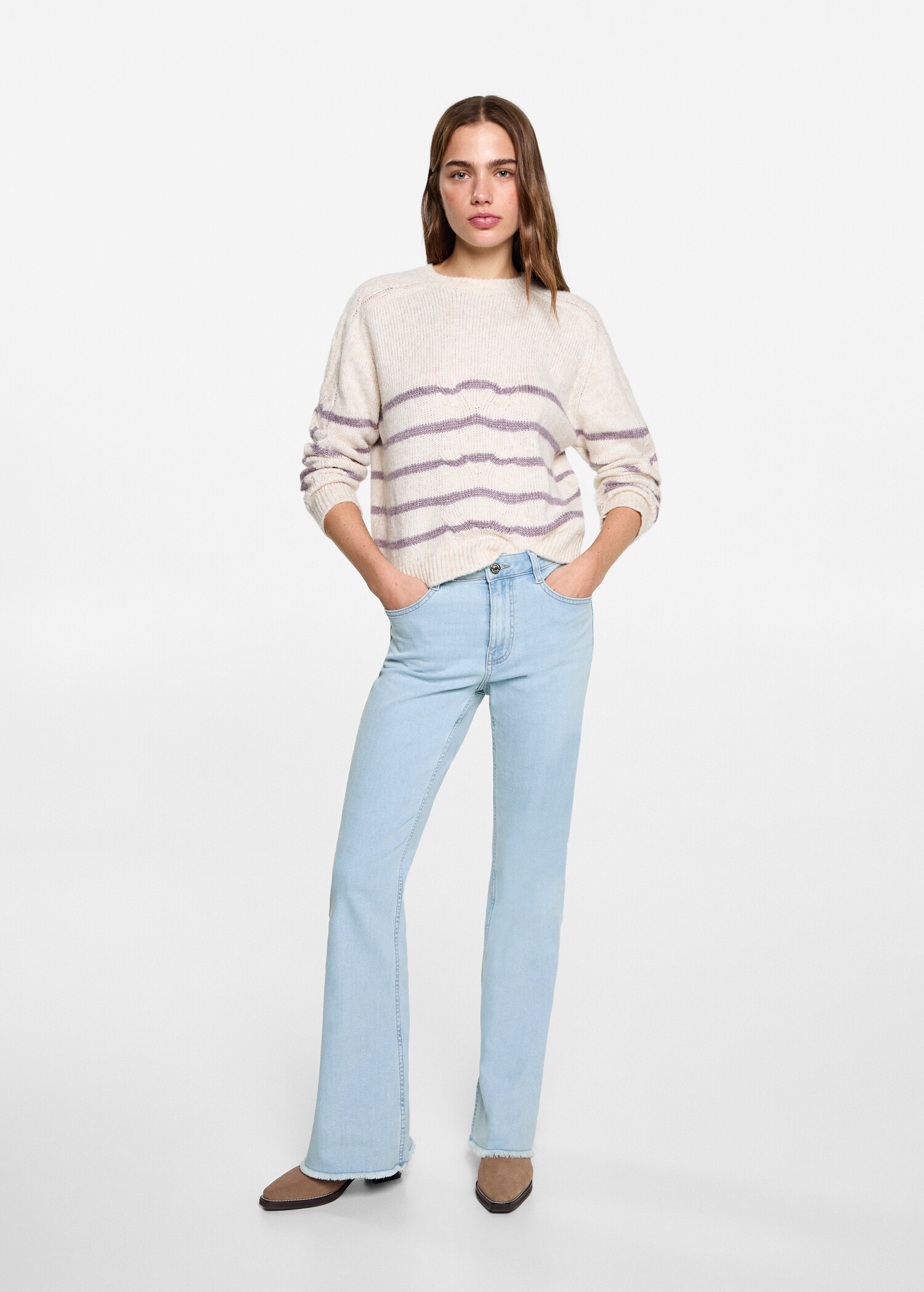 Flared-Jeans mit ausgefranstem Saum - Allgemeine Ansicht