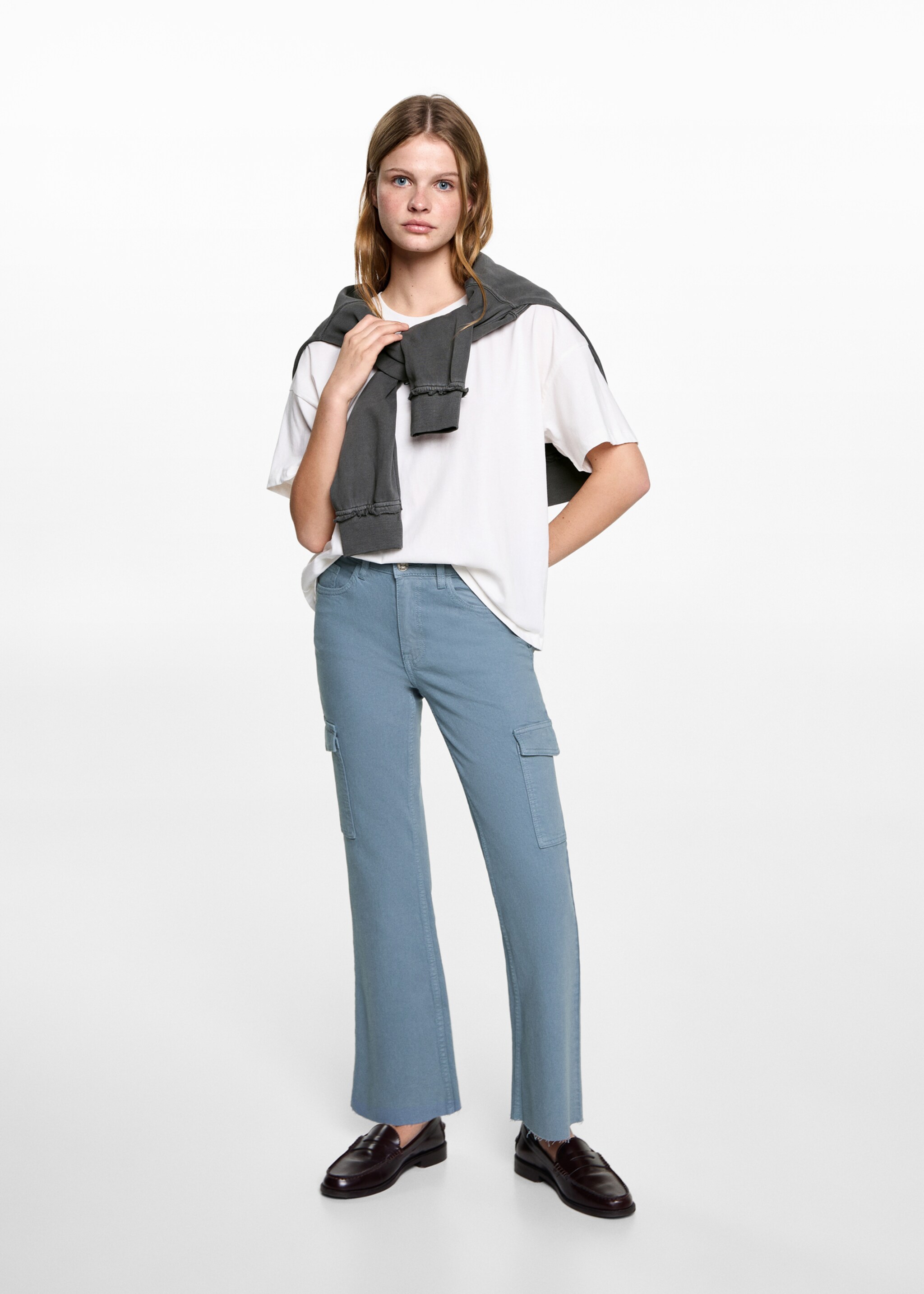 Cropped flared cargo jeans - General plane
