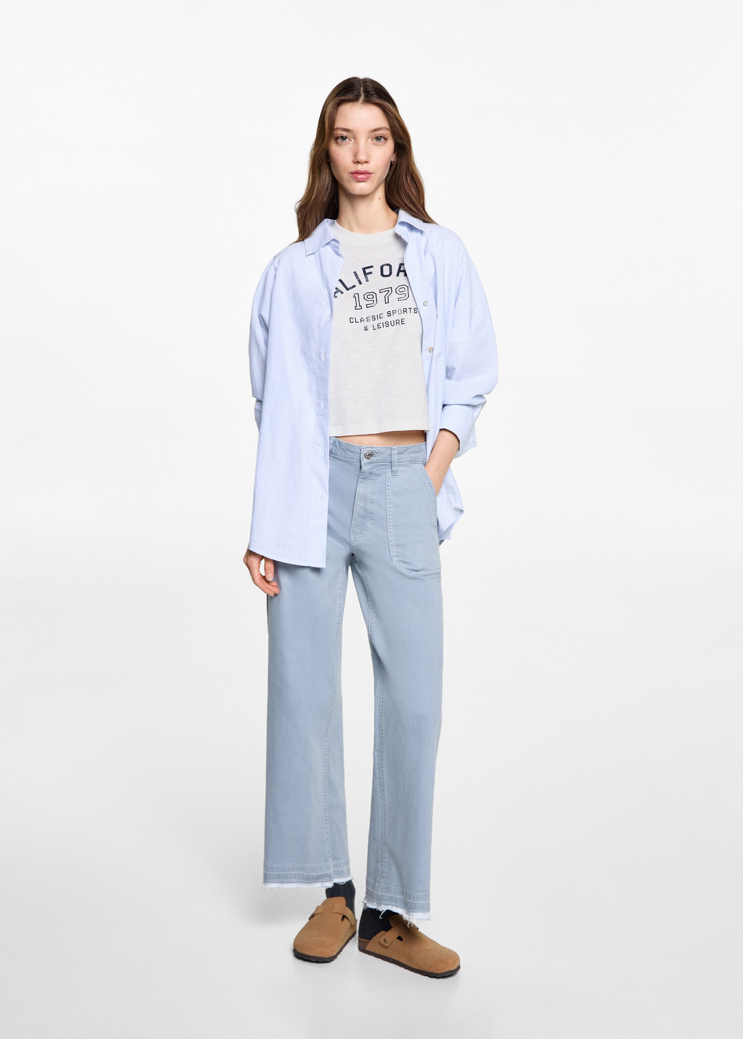 Camiseta crop mensaje - Plano general