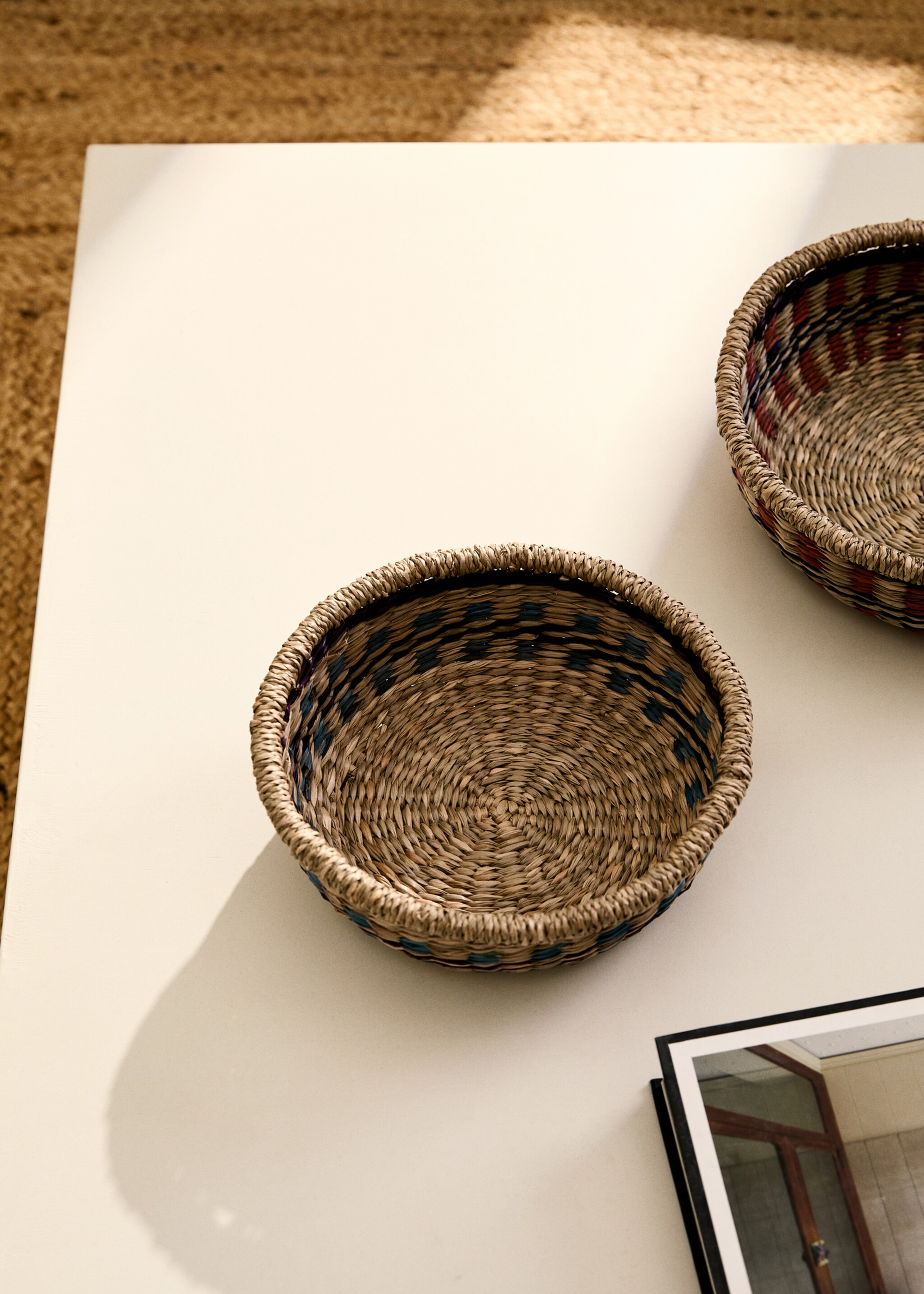 Small coloured seagrass basket - General plane