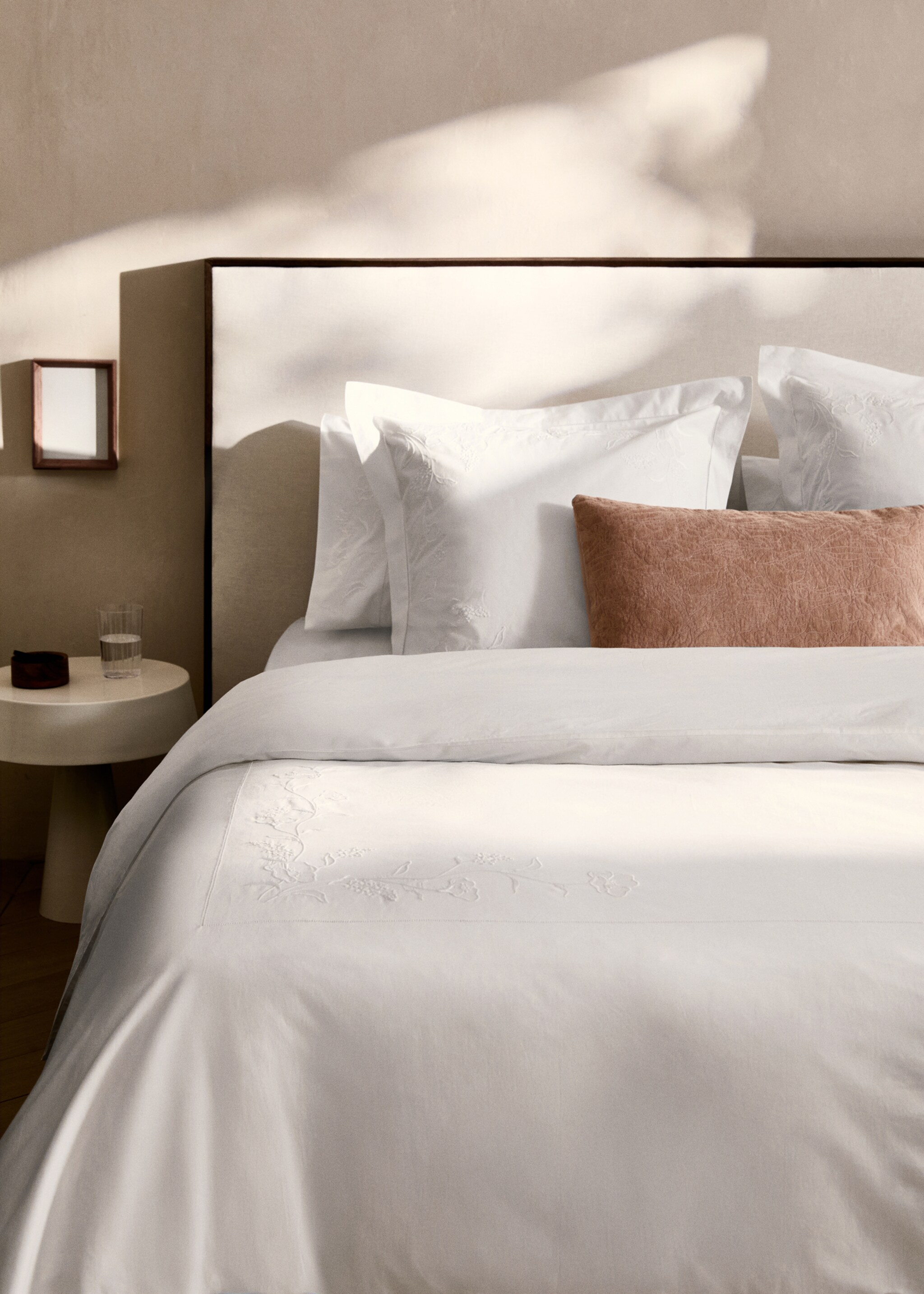 Cotton duvet cover with hand-embroidered flowers King bed - General plane