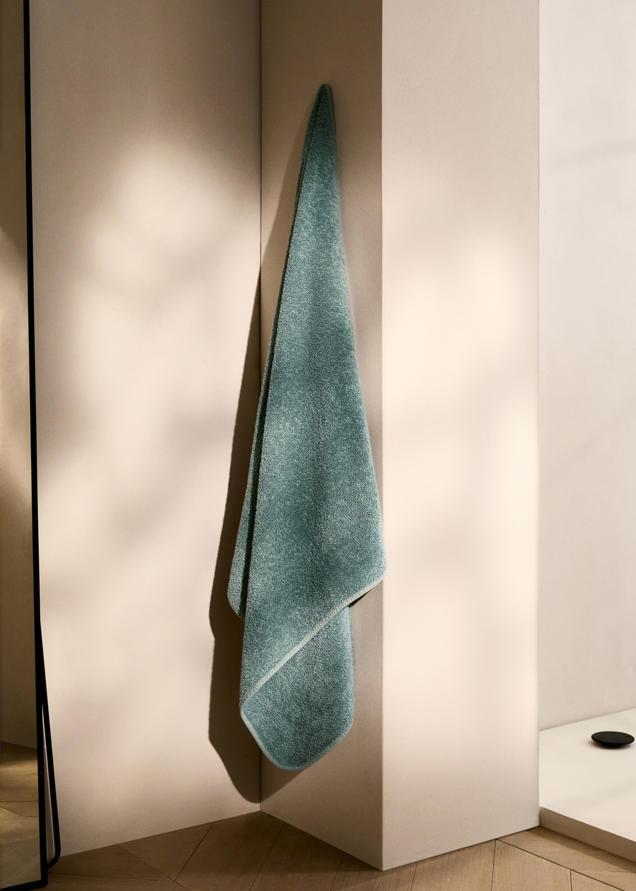 Bath towel with dyed piece - General plane
