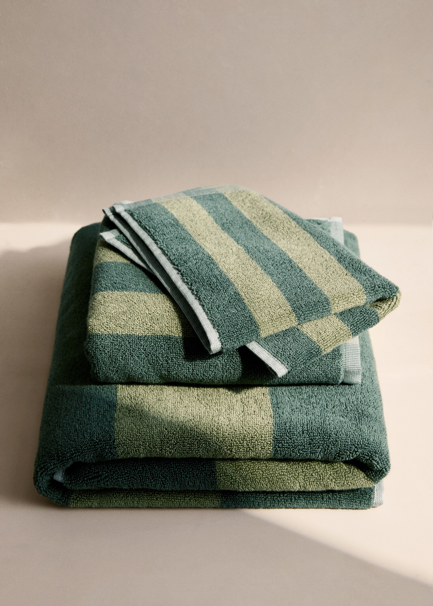 Drap de bain rayures bicolores - Plan général