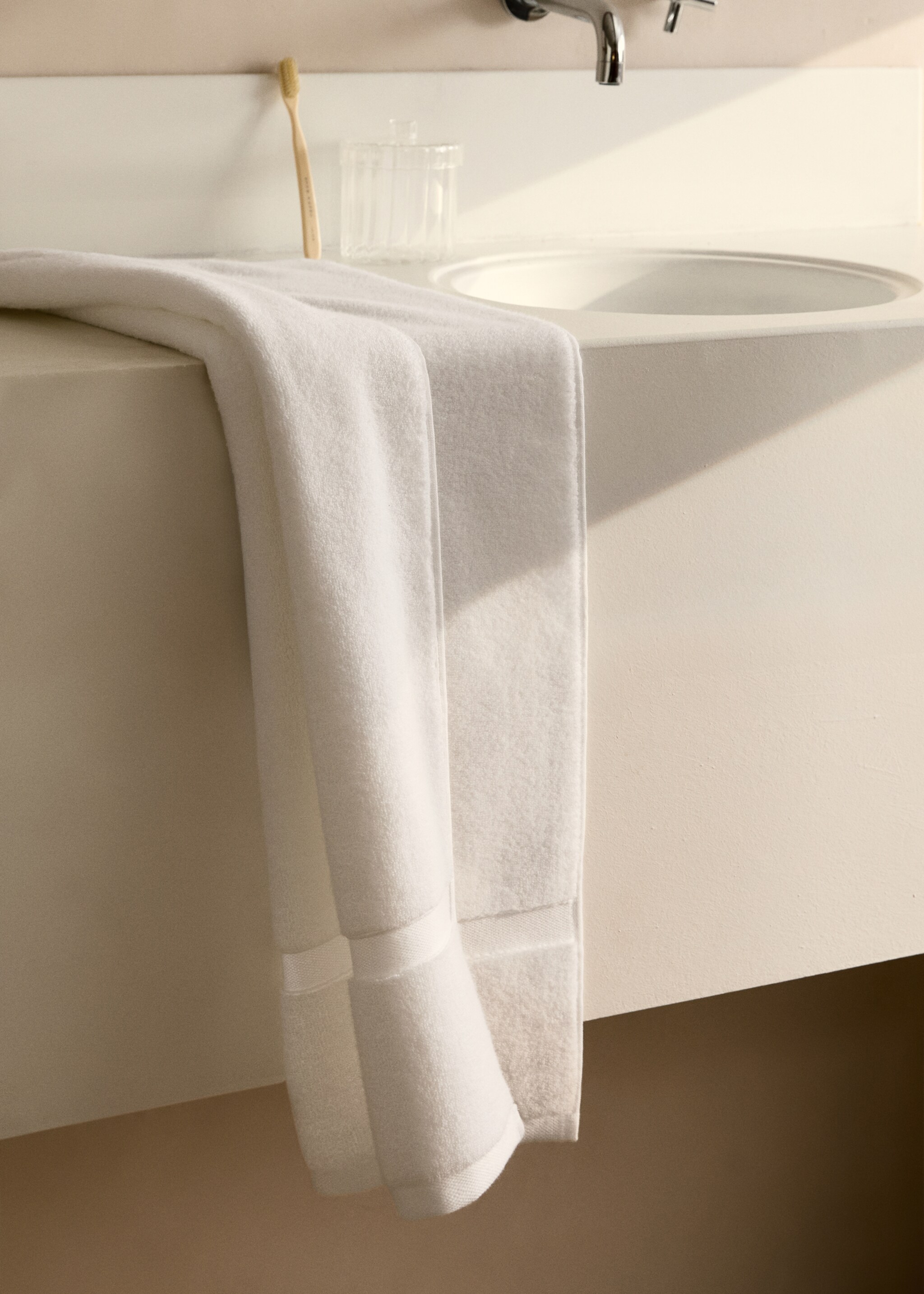 Extra-soft bathroom towel - General plane, White. Ref: 87003352-00.