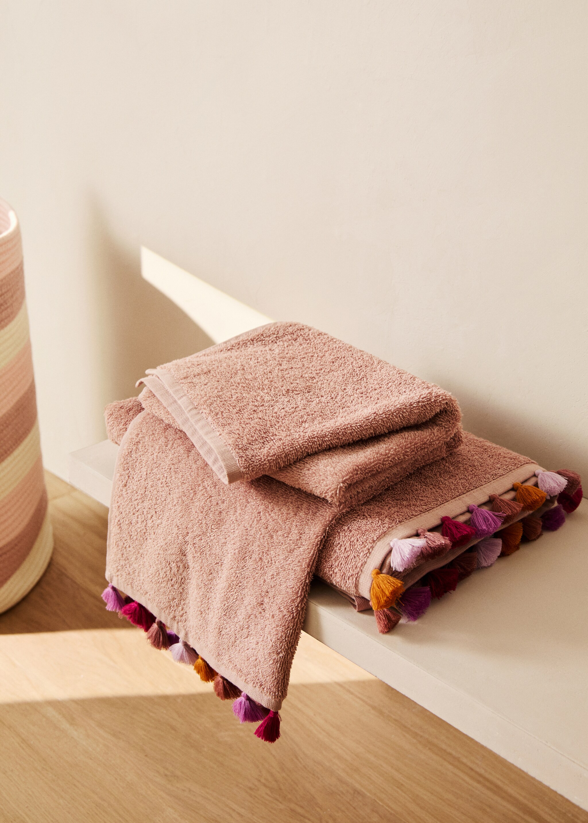 Cotton children's multi-colored hand towel with pompoms - General plane