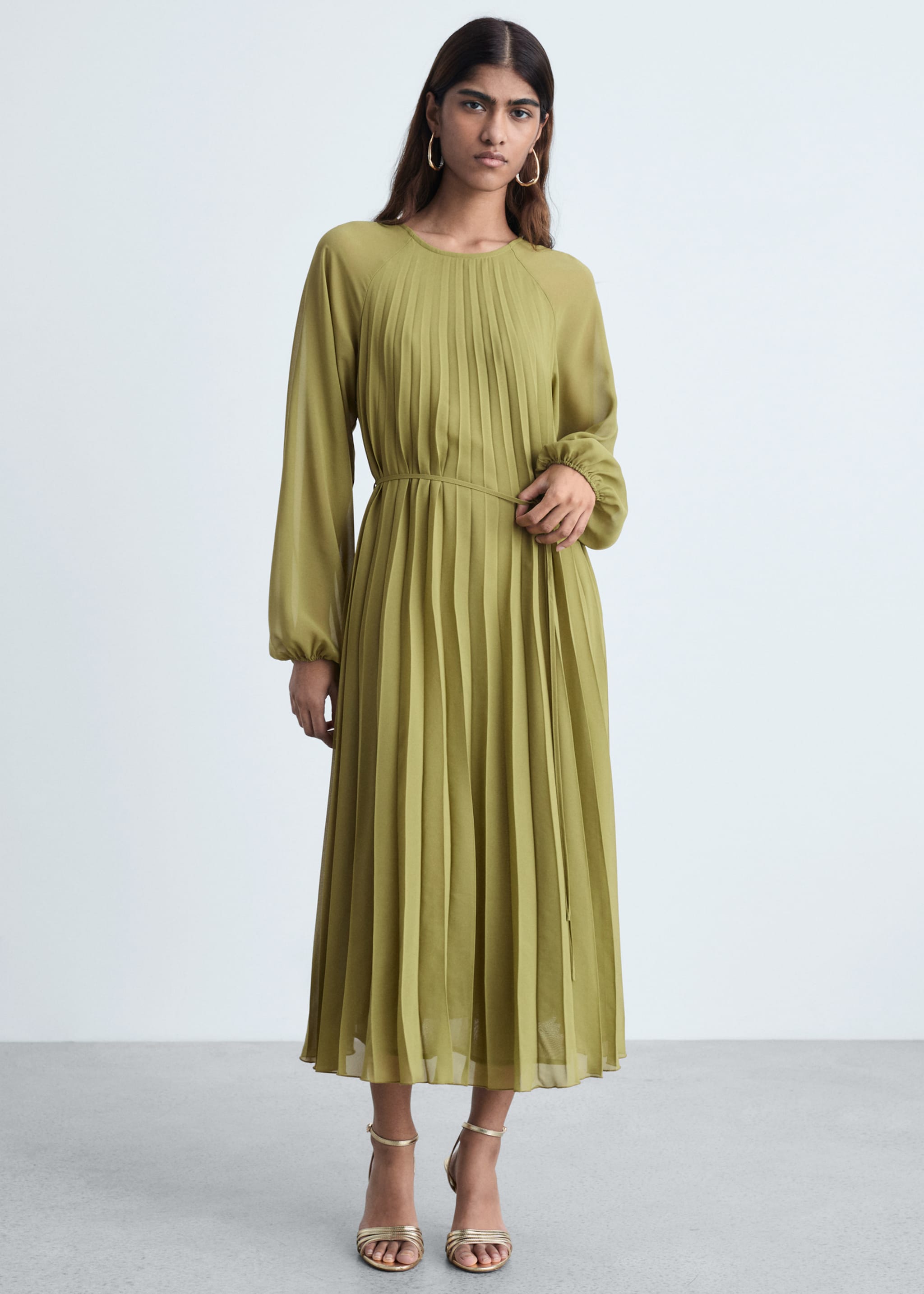 Vestido plisado cinturón lazo - Plano general