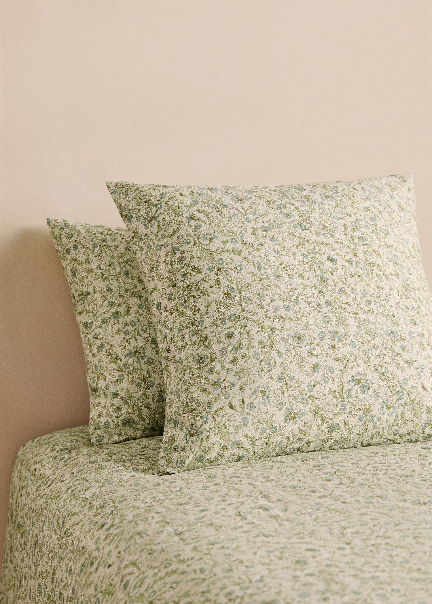 Cotton percale floral-print children's pillowcase 60x60 cm - General plane