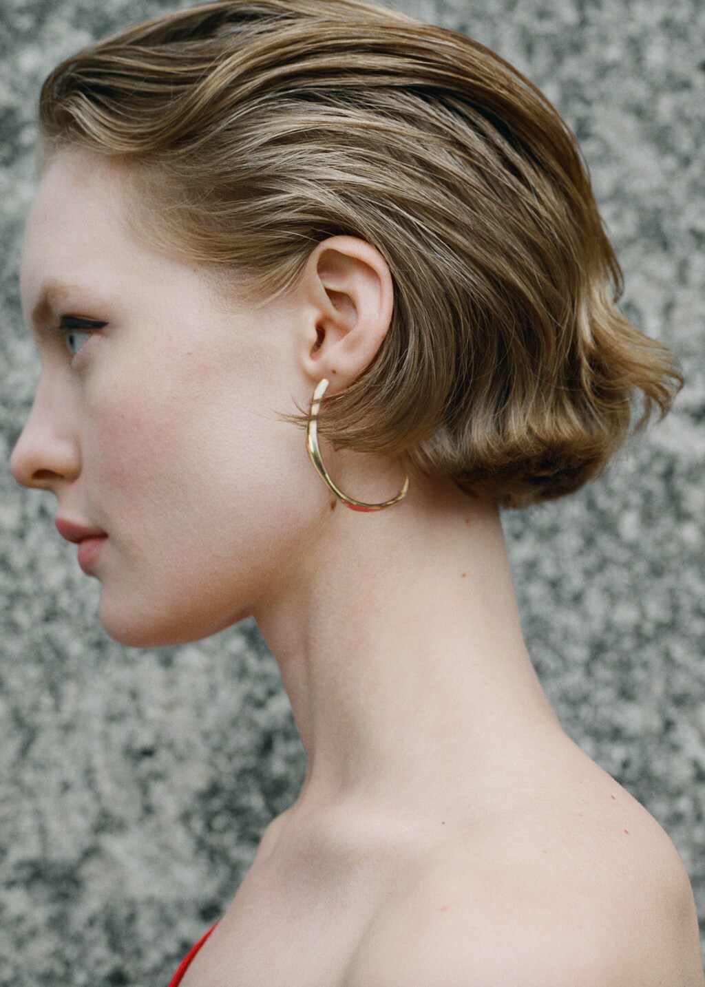 Micara - Twisty Hoops - Earrings main image 1