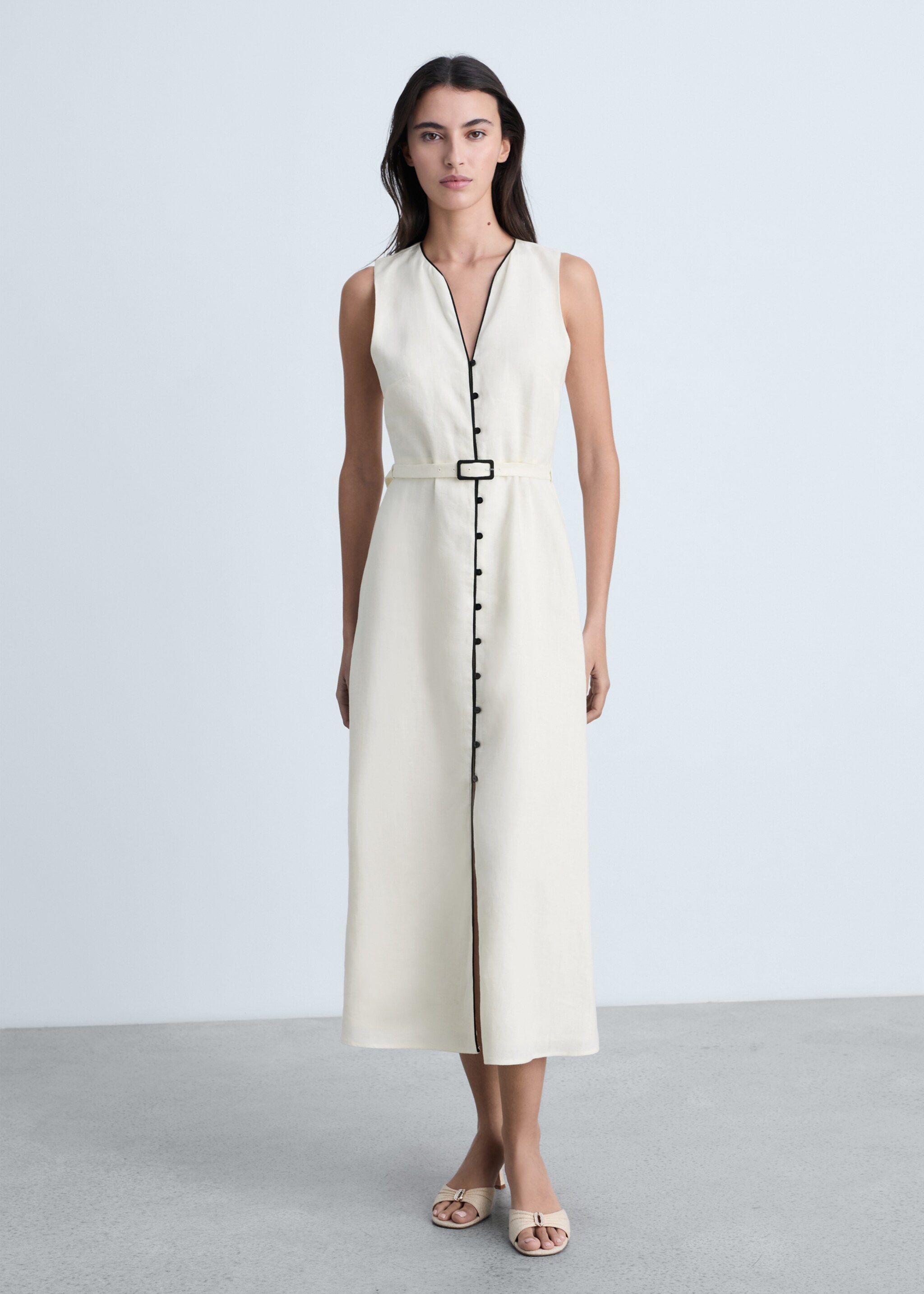 Linen dress with contrasting trim - General plane