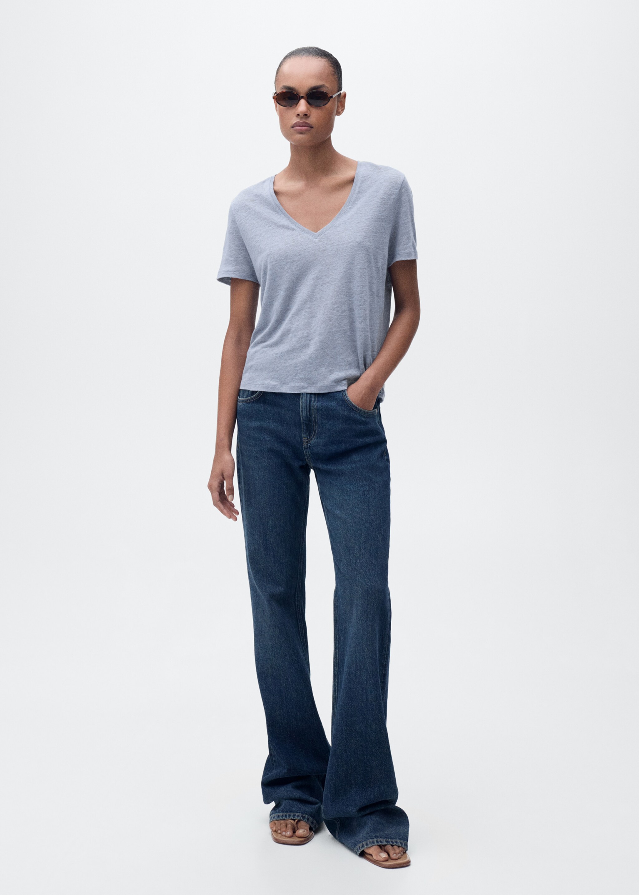V-neck linen t-shirt - General plane
