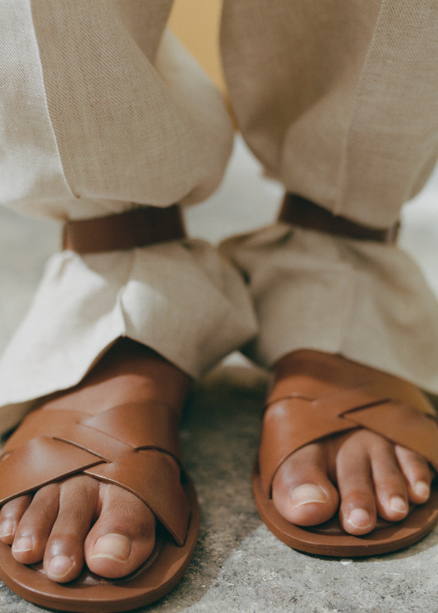 Leather sandals with buckle strap - General plane