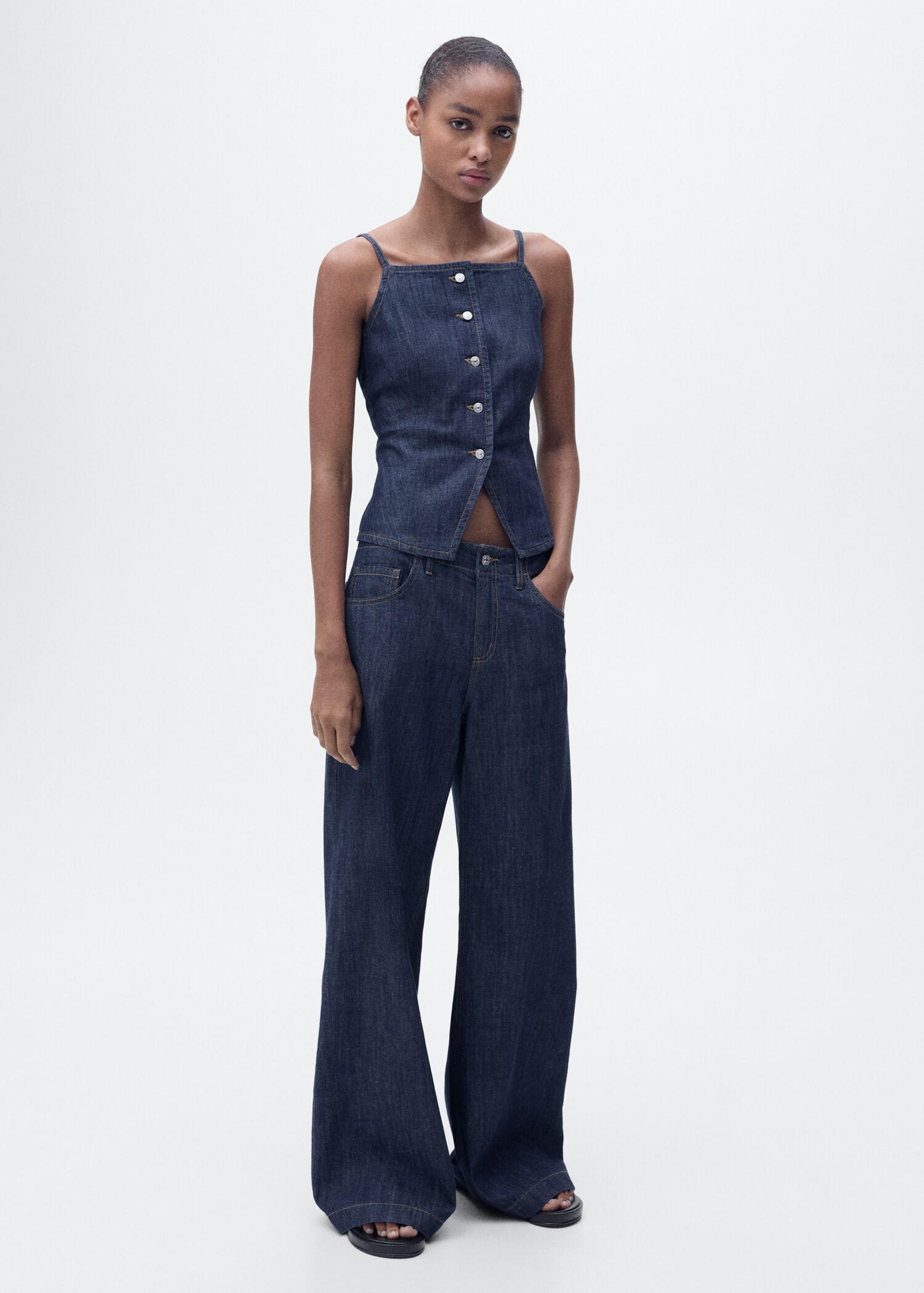 Wide-leg mid-rise jeans - General plane