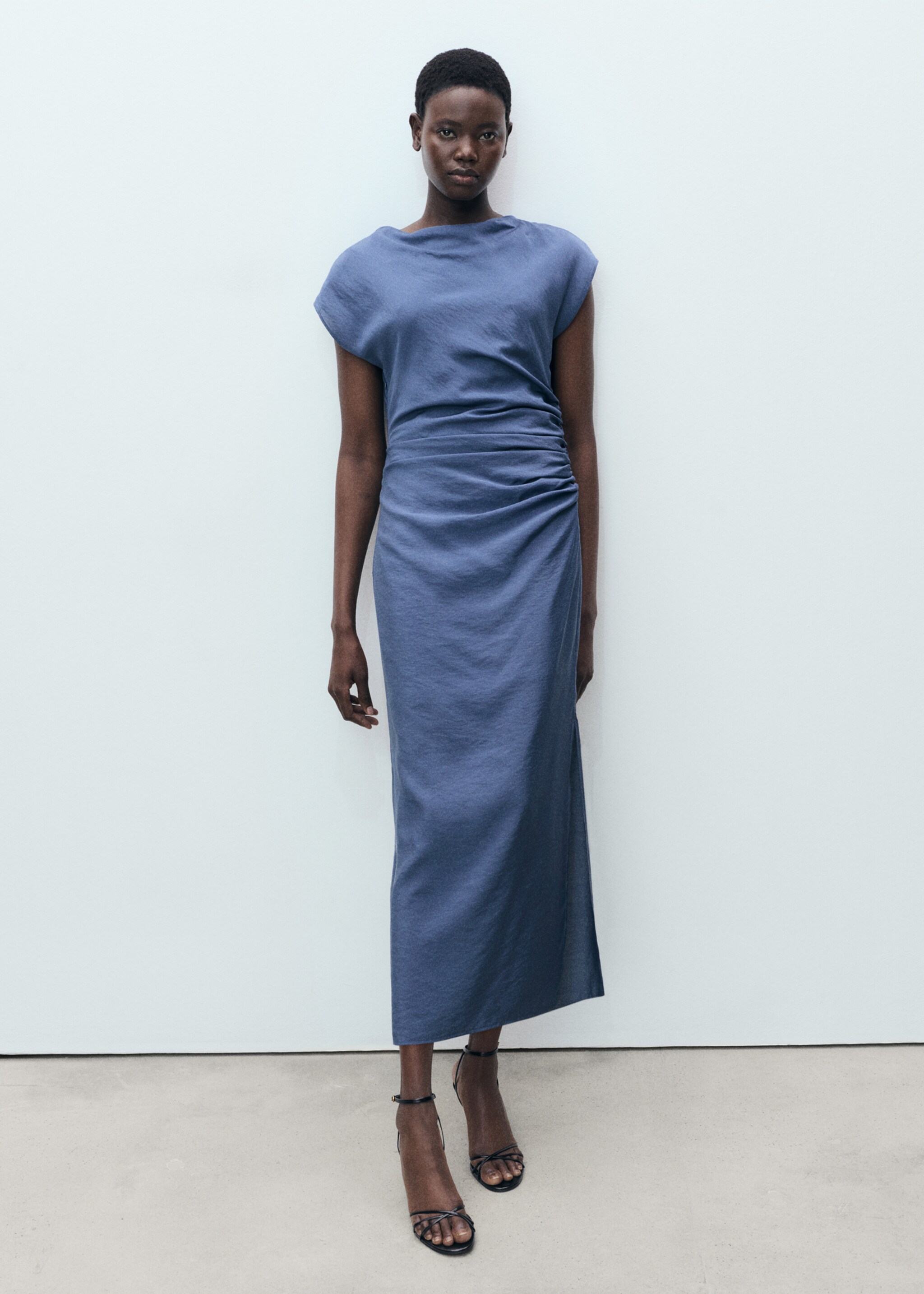 Draped straight dress - General plane