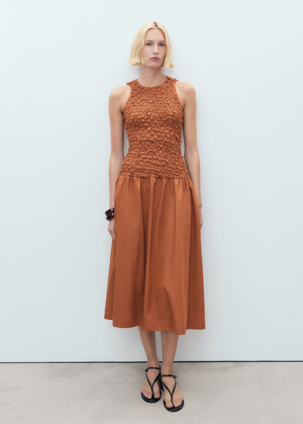 Combined open-back textured dress - image 2