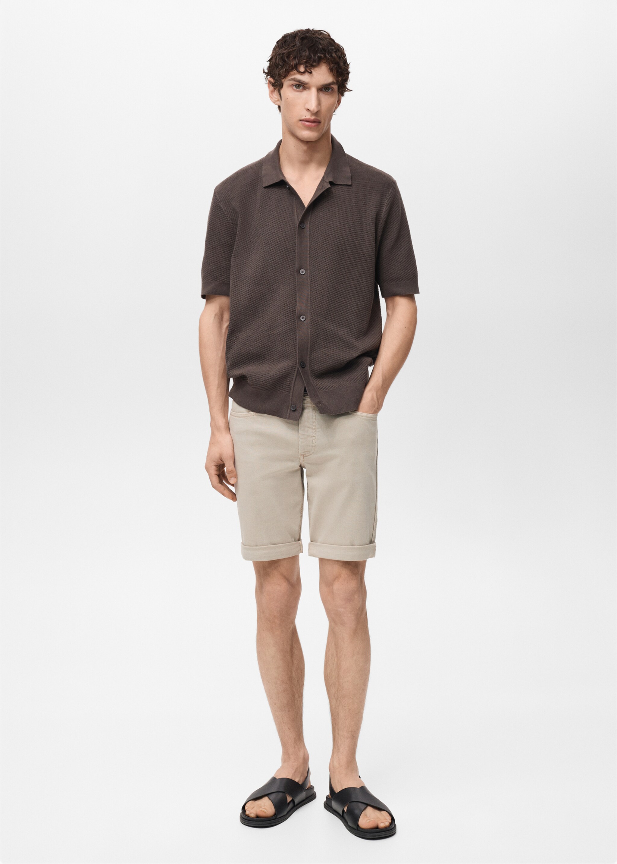 Bermudas slim fit algodón - Plano general, Arena. Ref: 87007893-00.