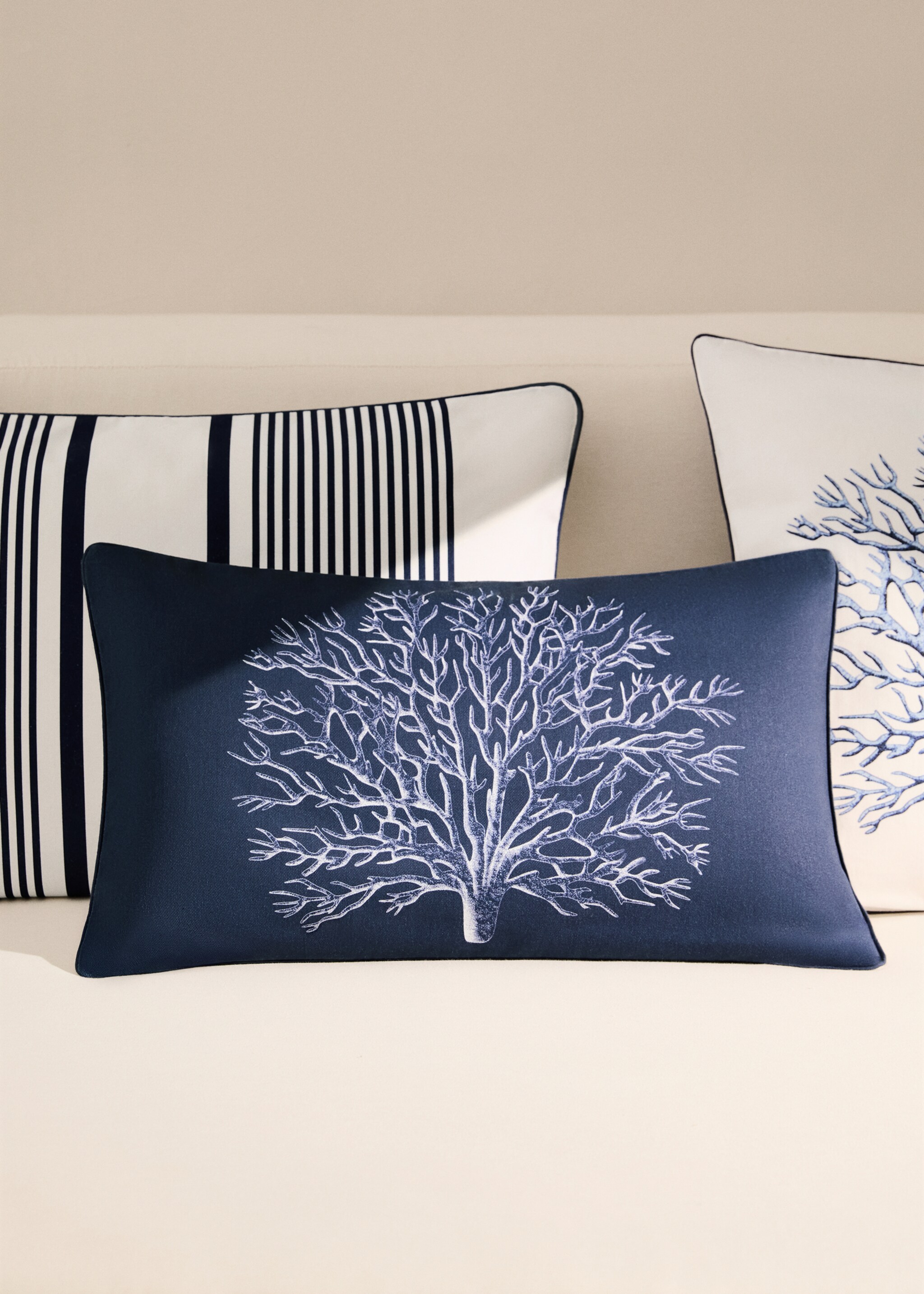 Coral-print cushion cover 30x50 cm - General plane