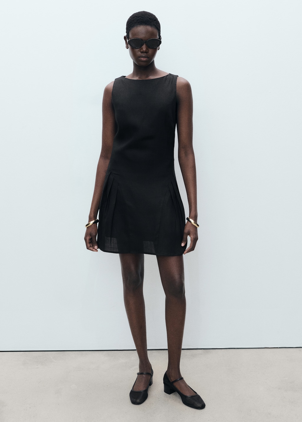 Linen-blend dress with pleats