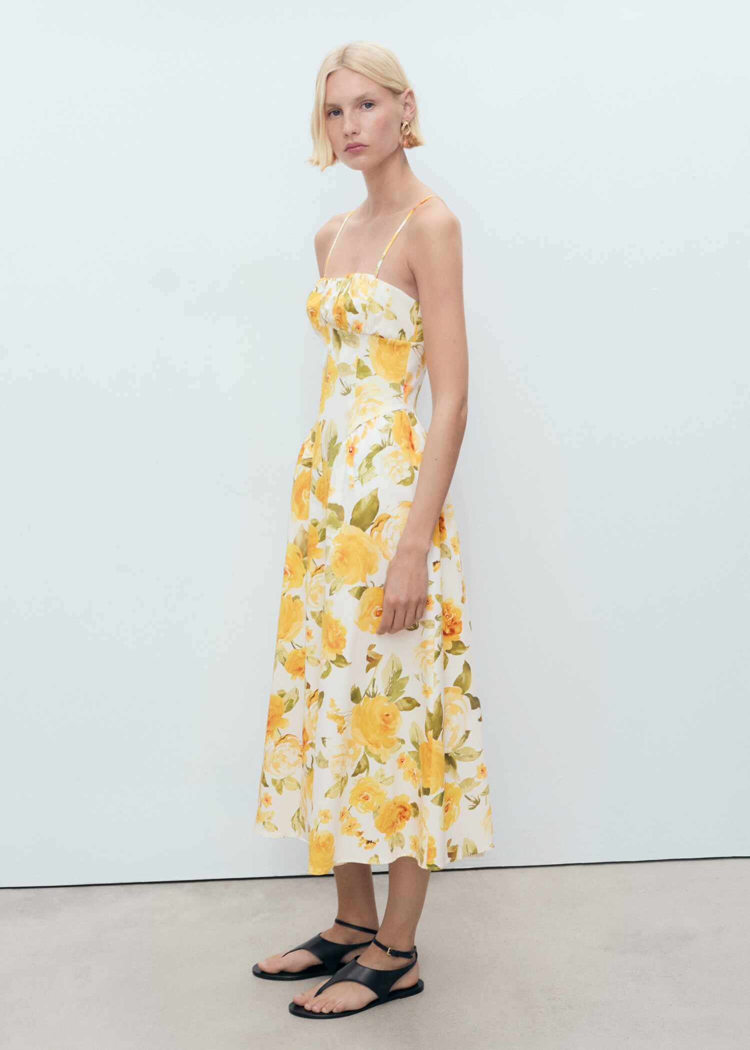 Floral midi-dress with gathered neckline - General plane