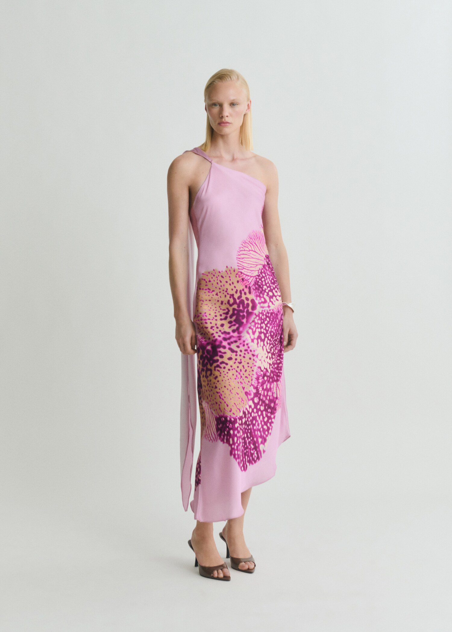 Vestido satinado fular estampado maxi flores - Mujer | MANGO México