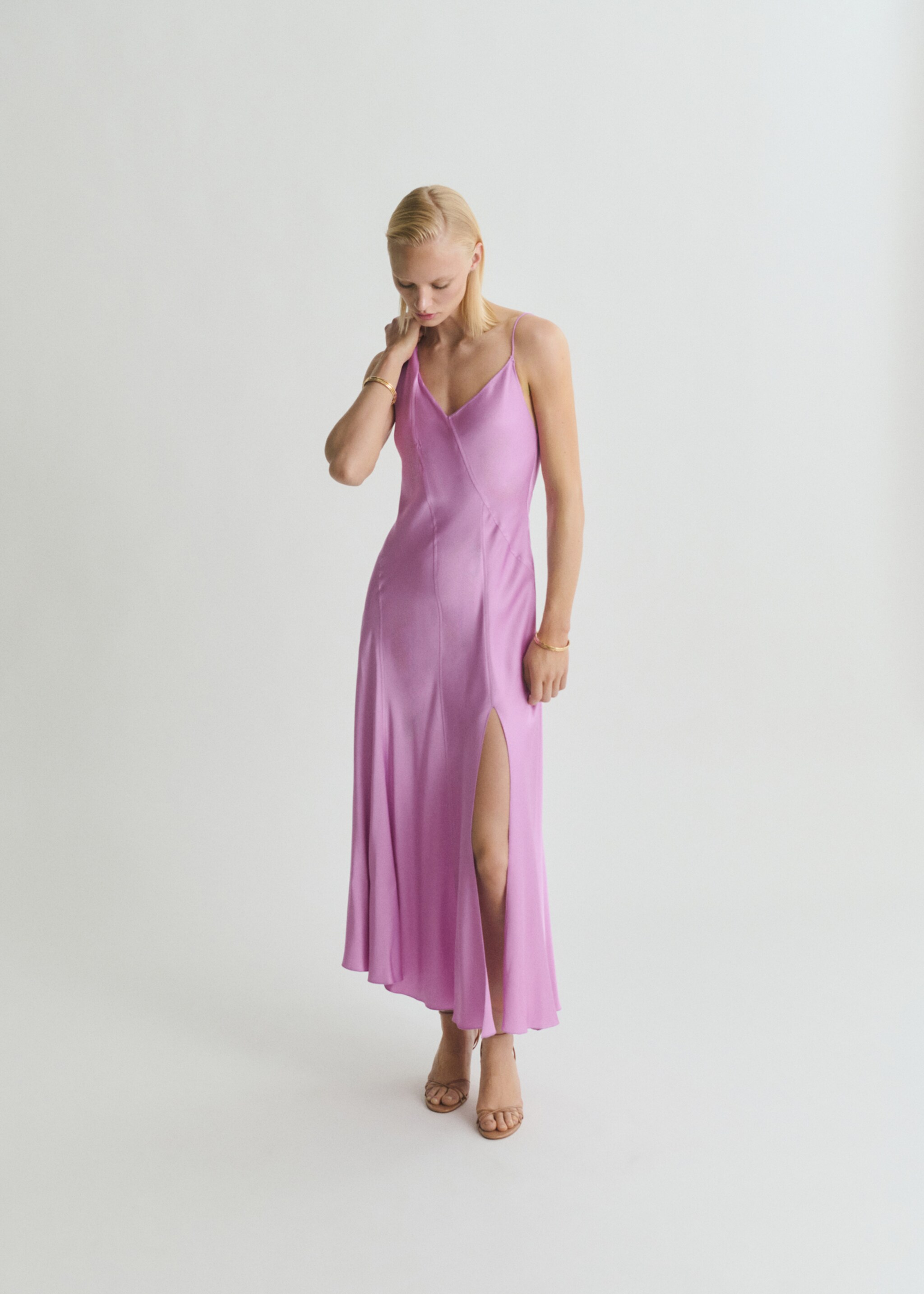 Asymmetrical satin dress - General plane
