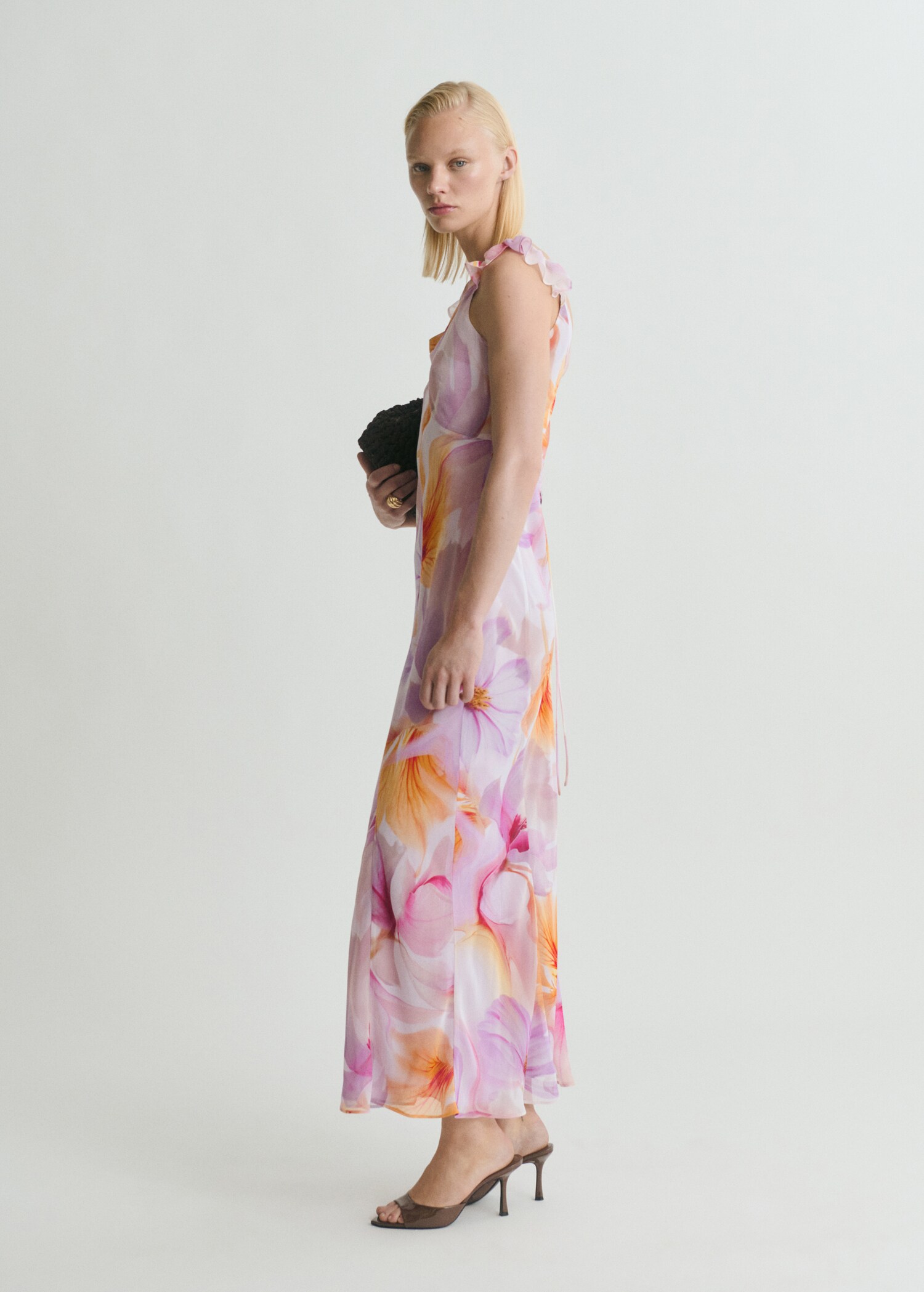 Vestido floral detalle volantes - Plano general