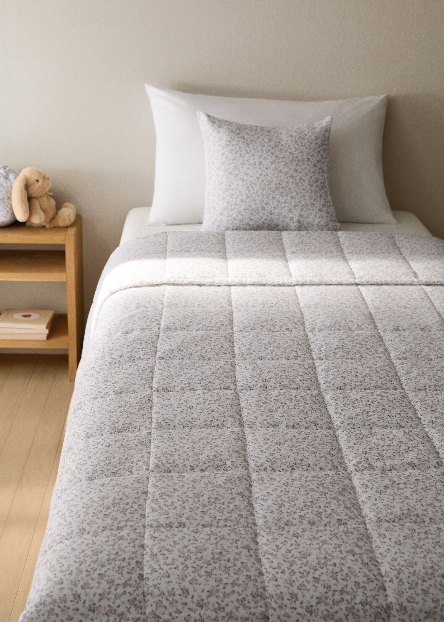 Cotton floral-print bedspread for cot - General plane