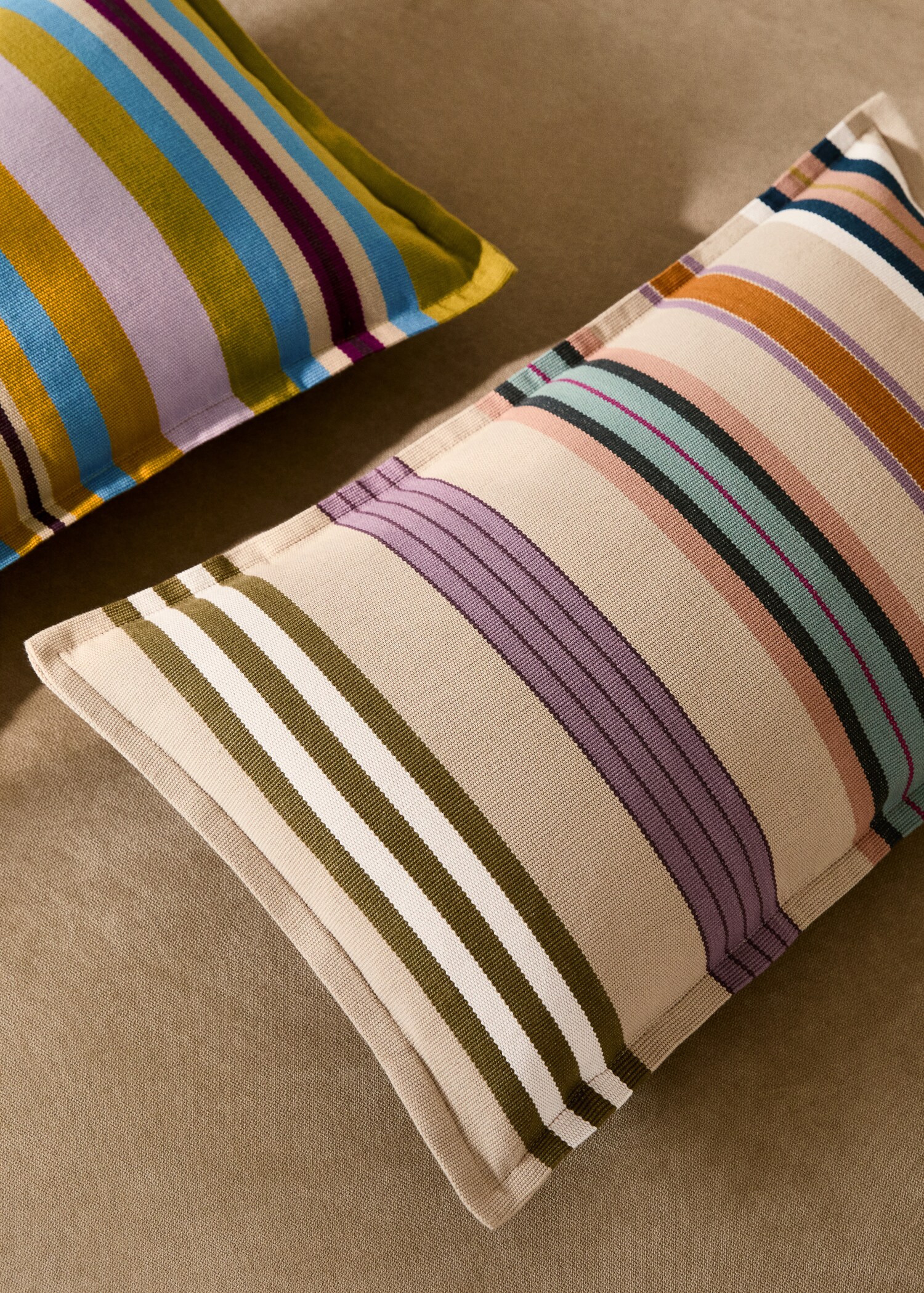 Cotton cushion cover with woven stripe, 30x50cm - General plane
