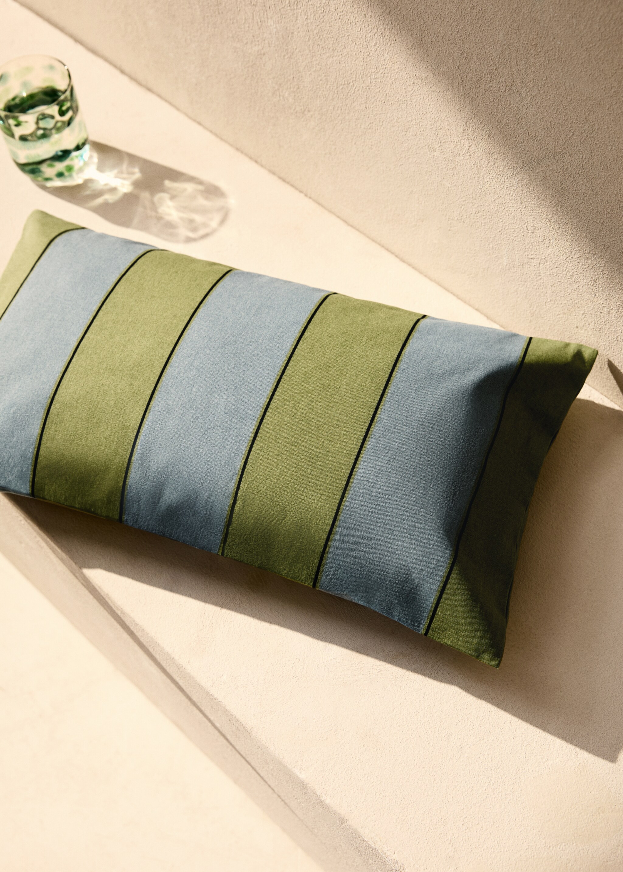 Funda cojín raya impermeable 30x50 cm - Plano general