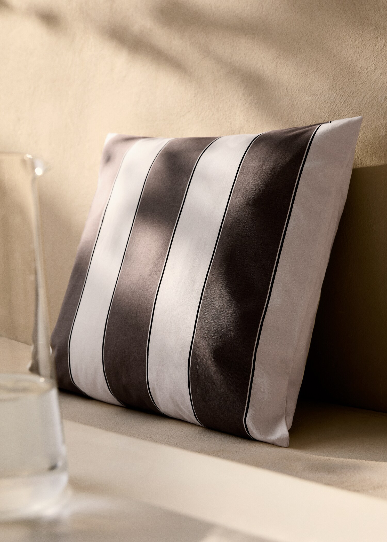 Waterproof striped cushion cover 50x50 cm - General plane