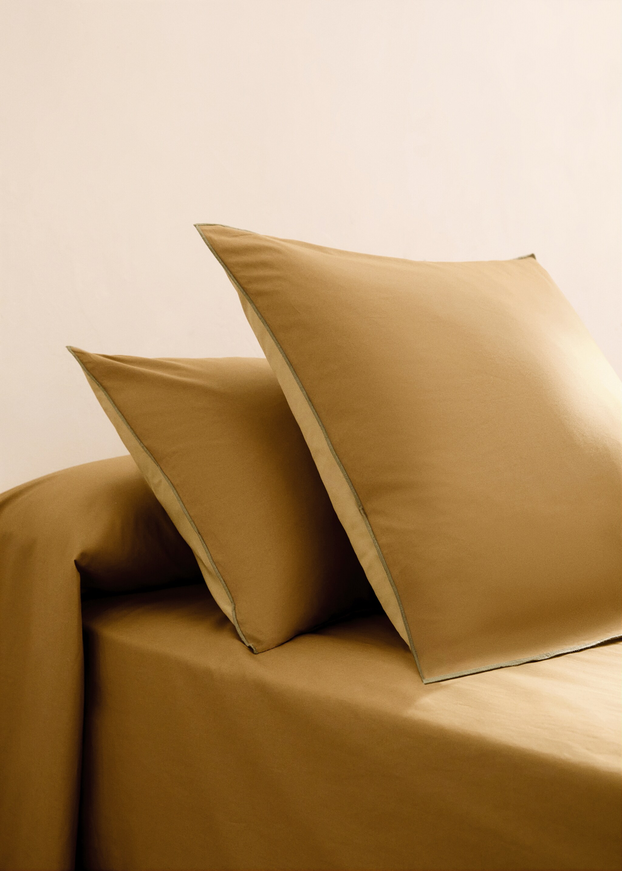 Two cotton percale reversible pillowcases 60x60 cm - General plane