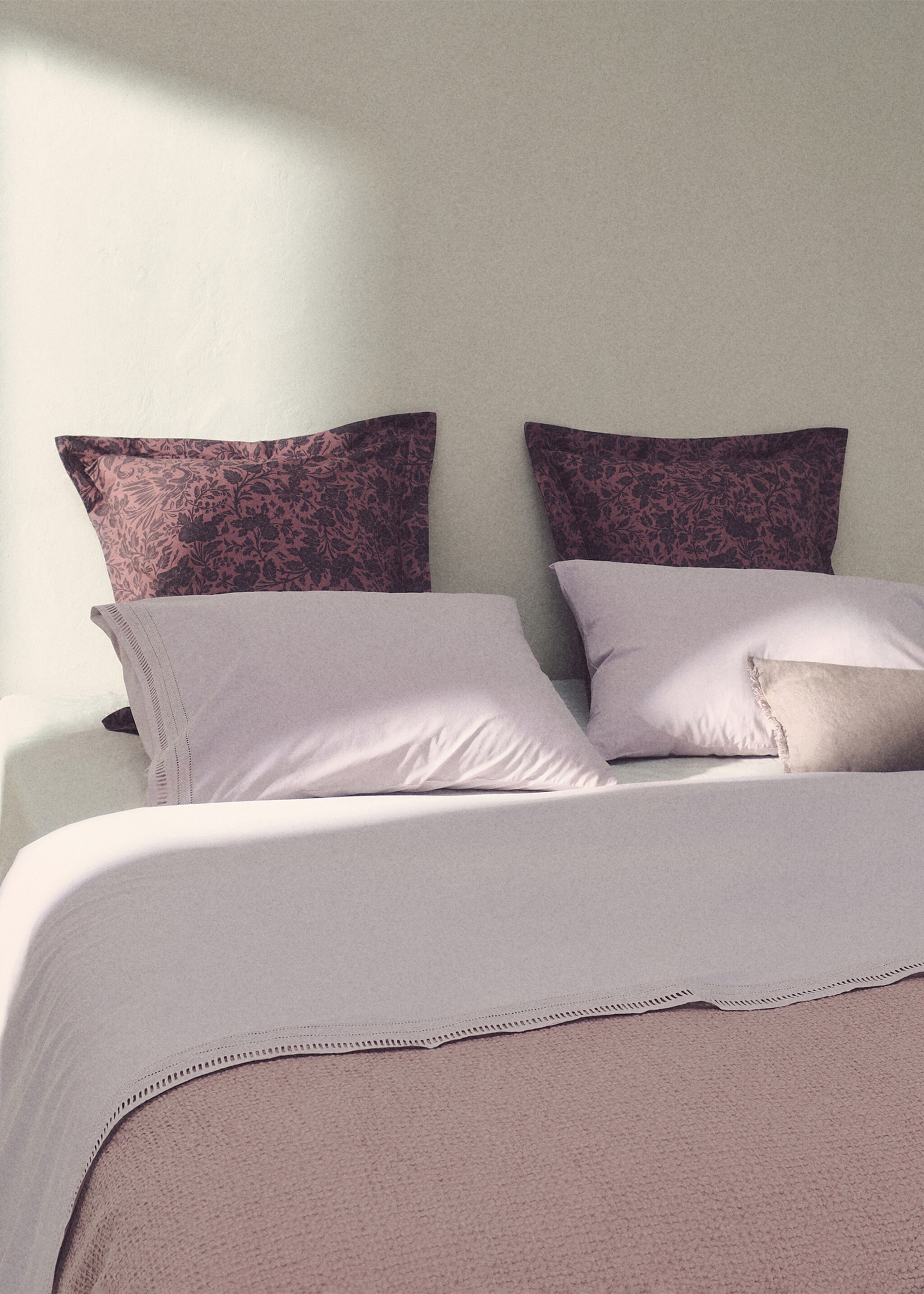 Top sheet with embroided trim for 135/140 cm bed - General plane