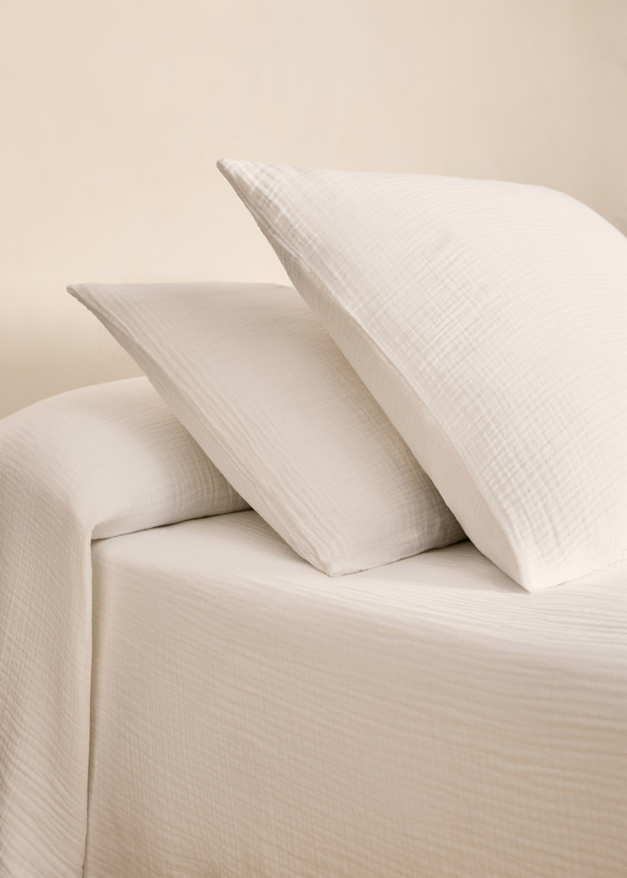 Two cotton gauze pillowcases 50x75 cm - General plane