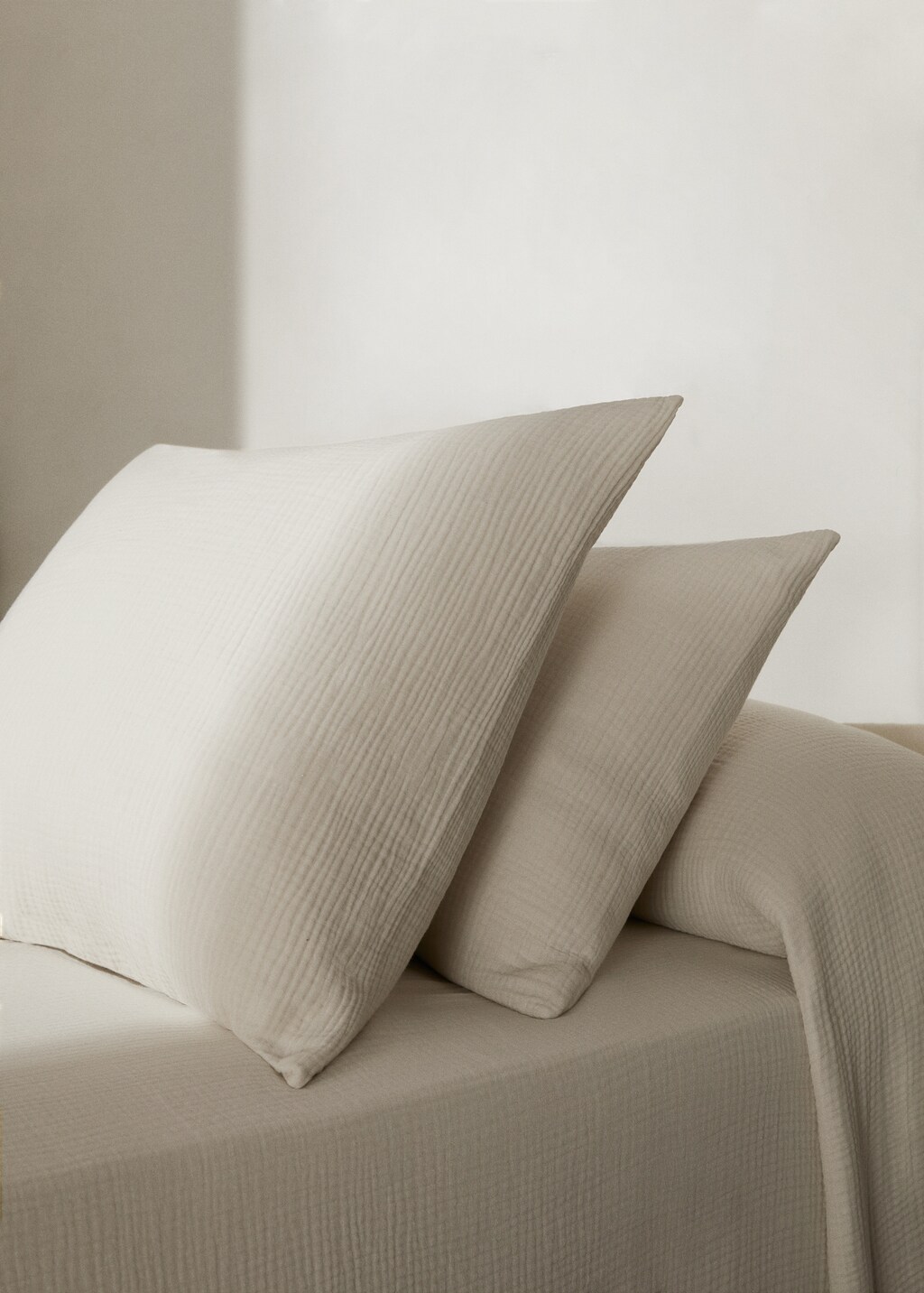 Two cotton gauze pillowcases 50x75 cm