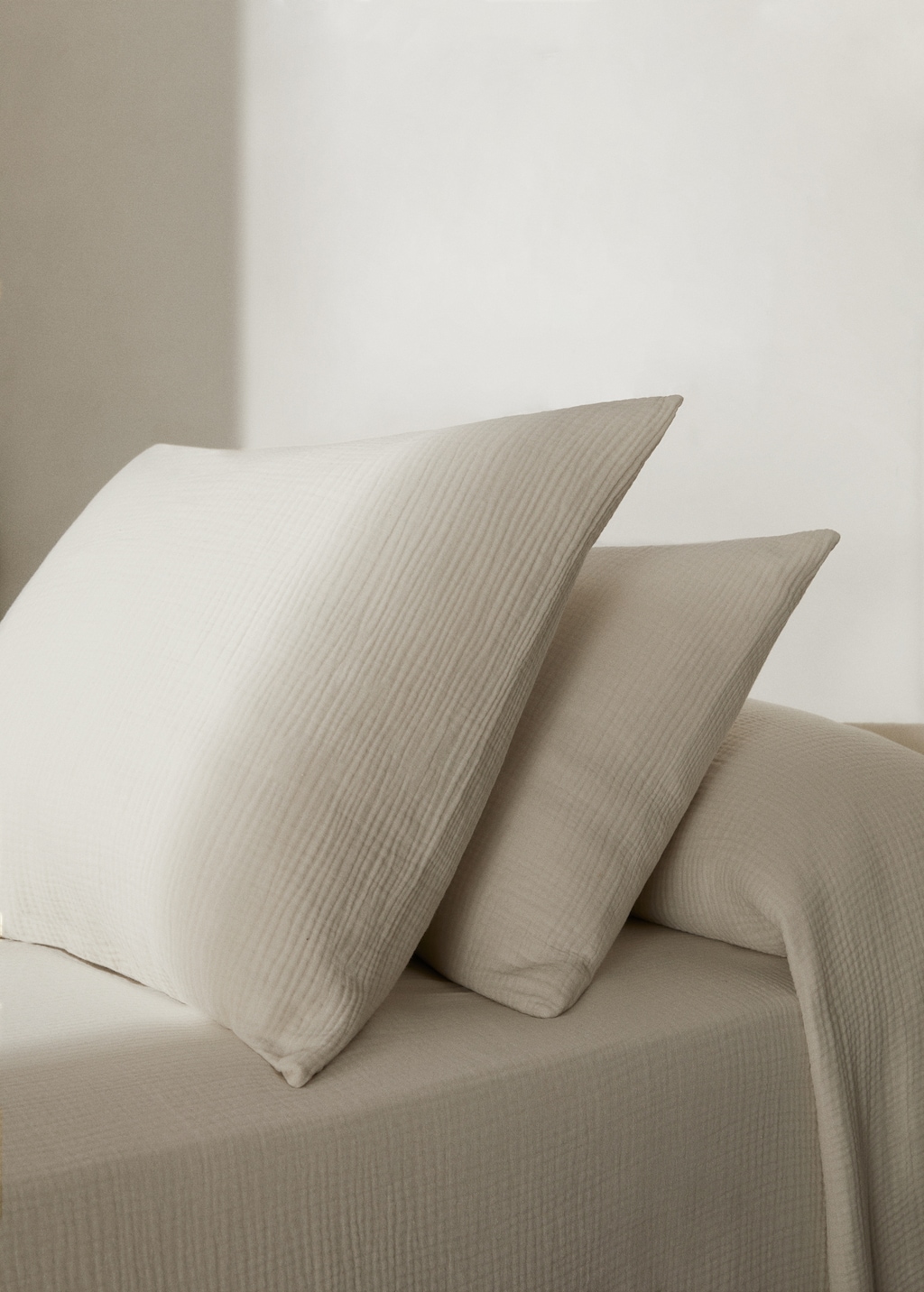 Two cotton gauze pillowcases 50x75 cm