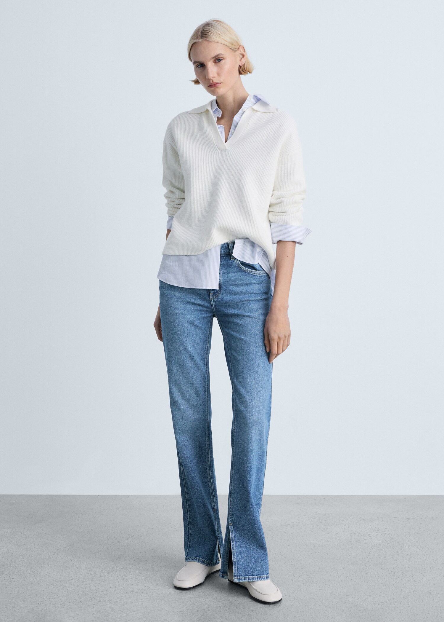 Straight-fit mid-rise jeans met splitten - Overzichtstekening