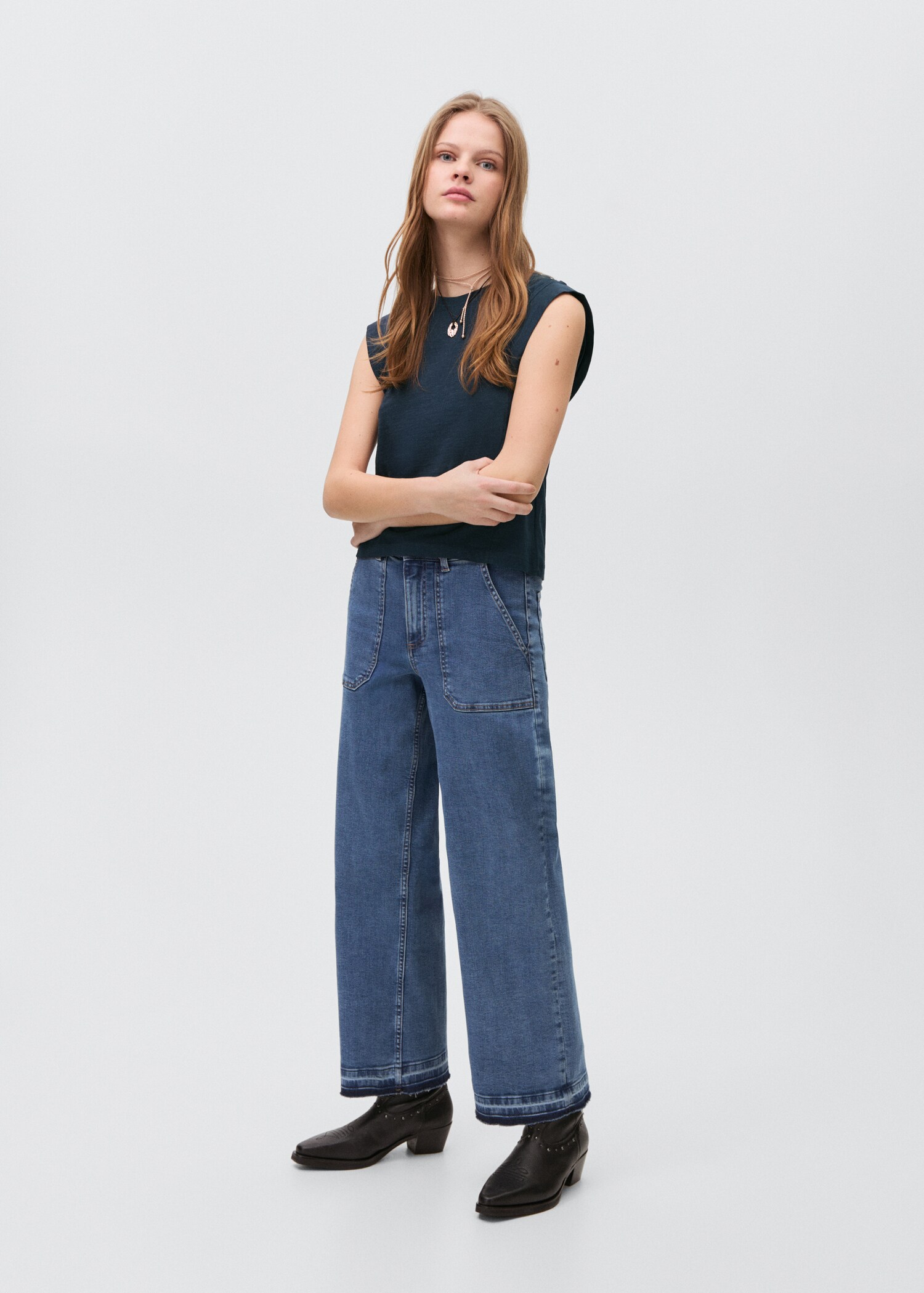 Pleated T-shirt - General plane