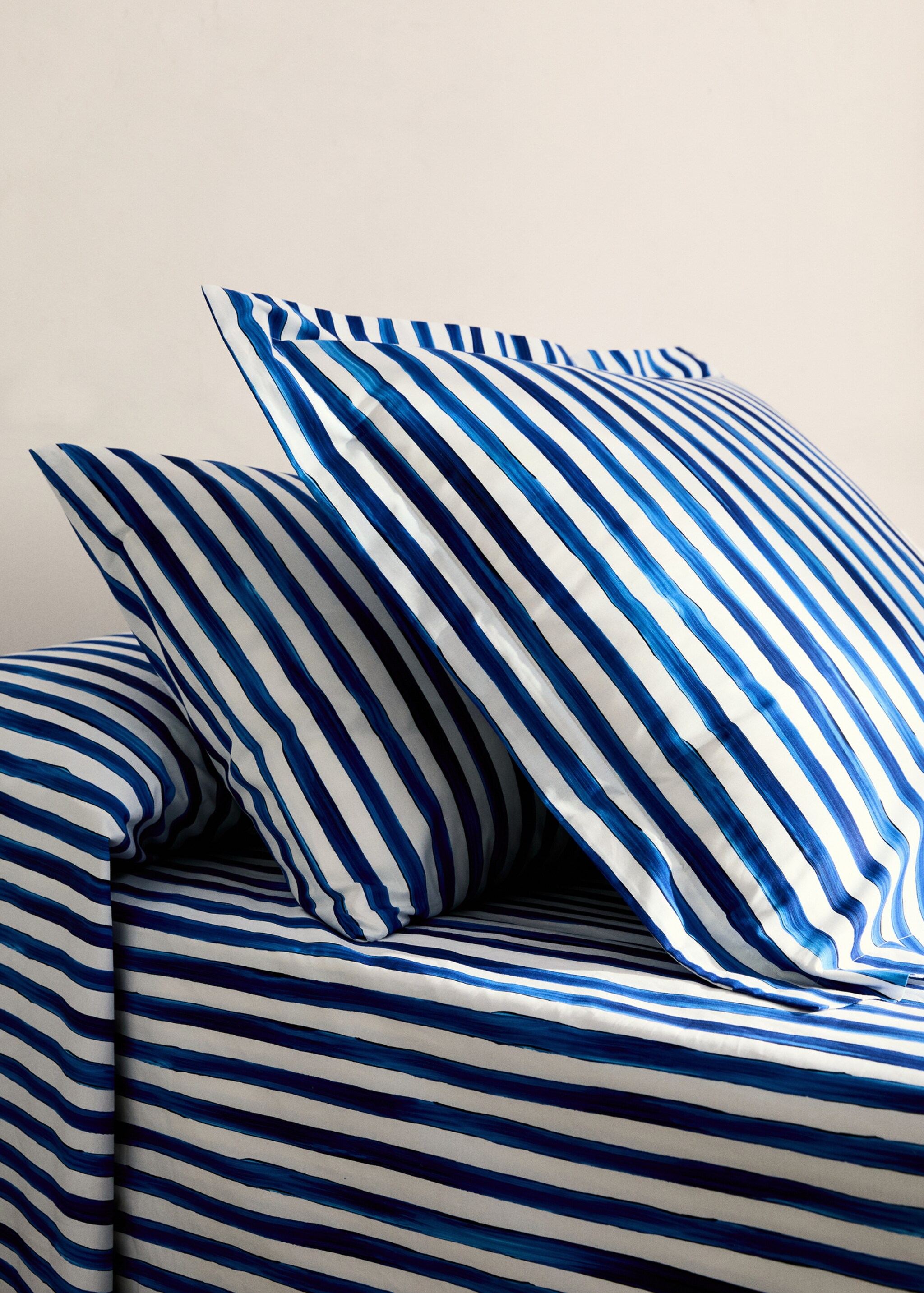 Two pillowcases cotton percale stripes watercolor 50x75 cm - General plane
