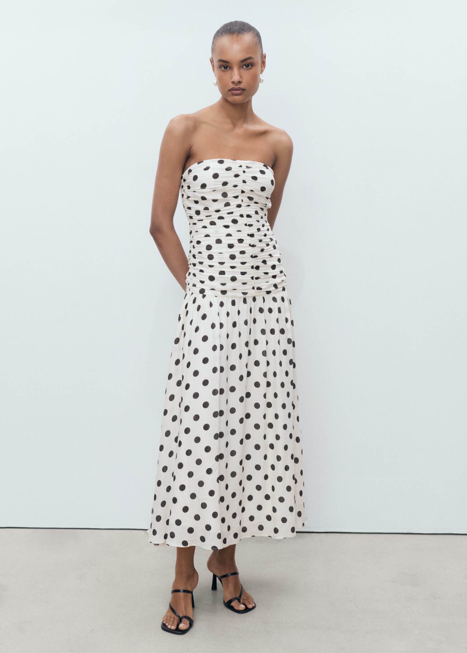 Polka-dot dress with draped body - General plane