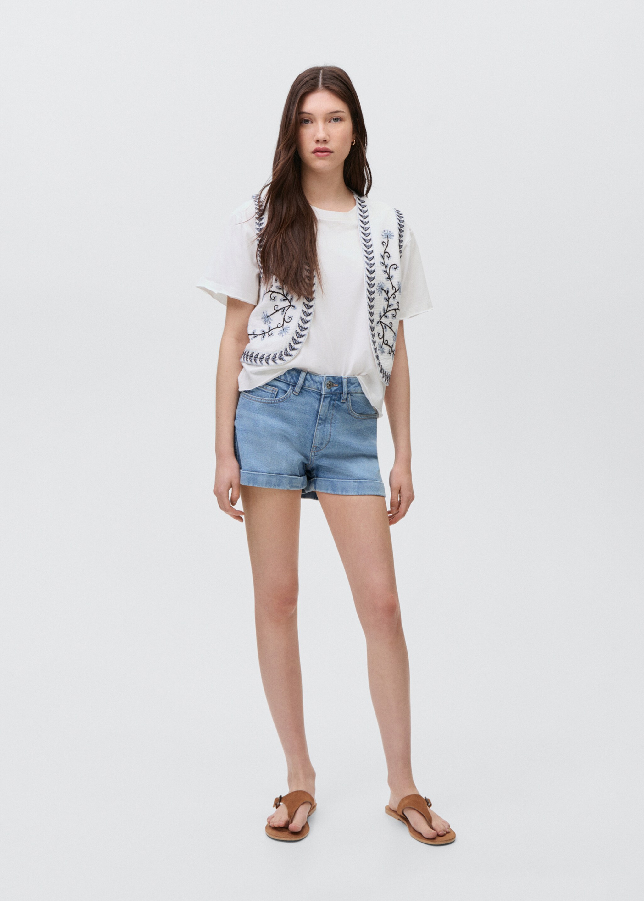 Denim shorts with turned-up hem - General plane